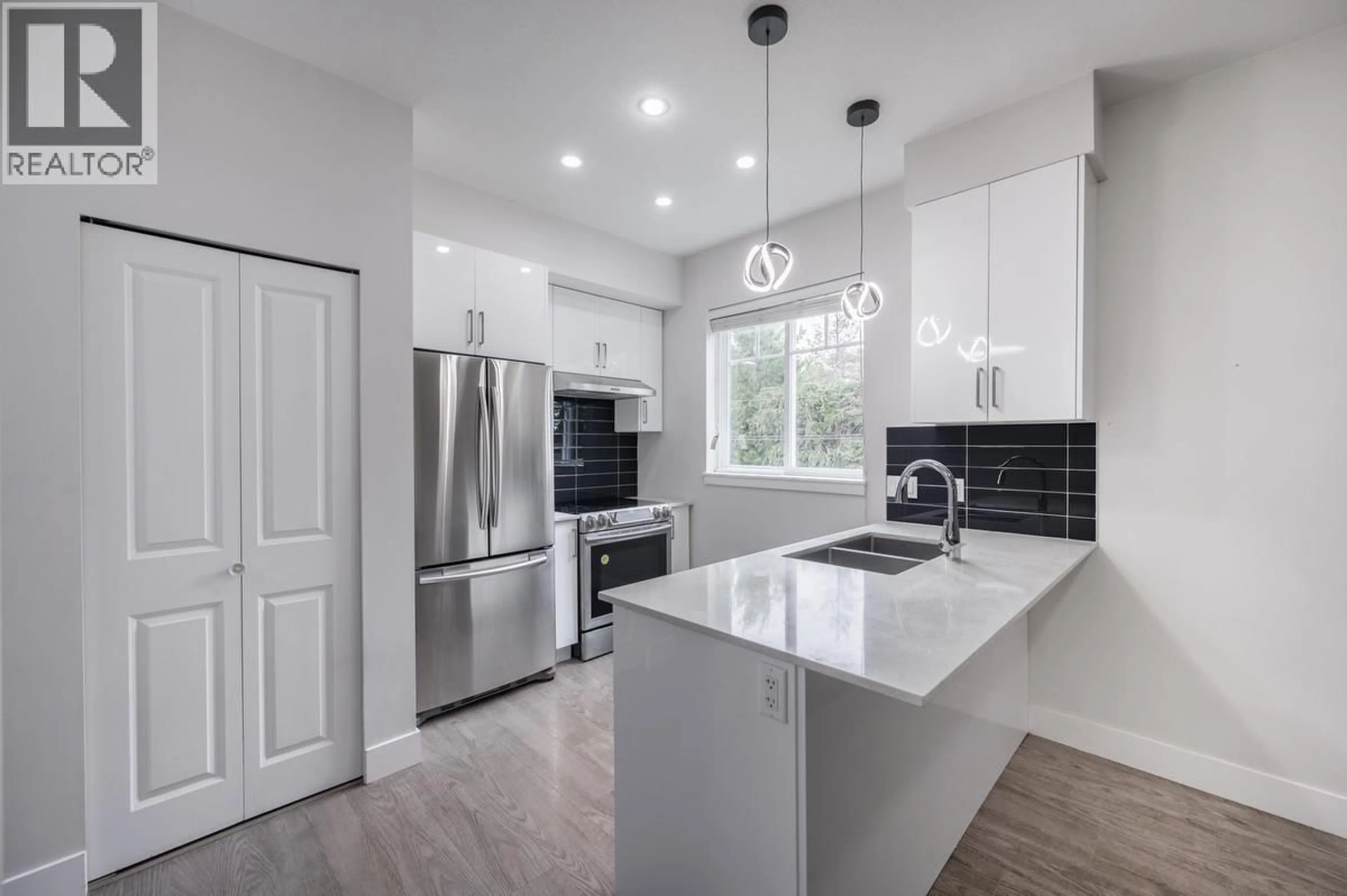 Contemporary kitchen, ceramic/tile floor for 16 - 9780 GENERAL CURRIE ROAD, Richmond British Columbia V6Y0J9