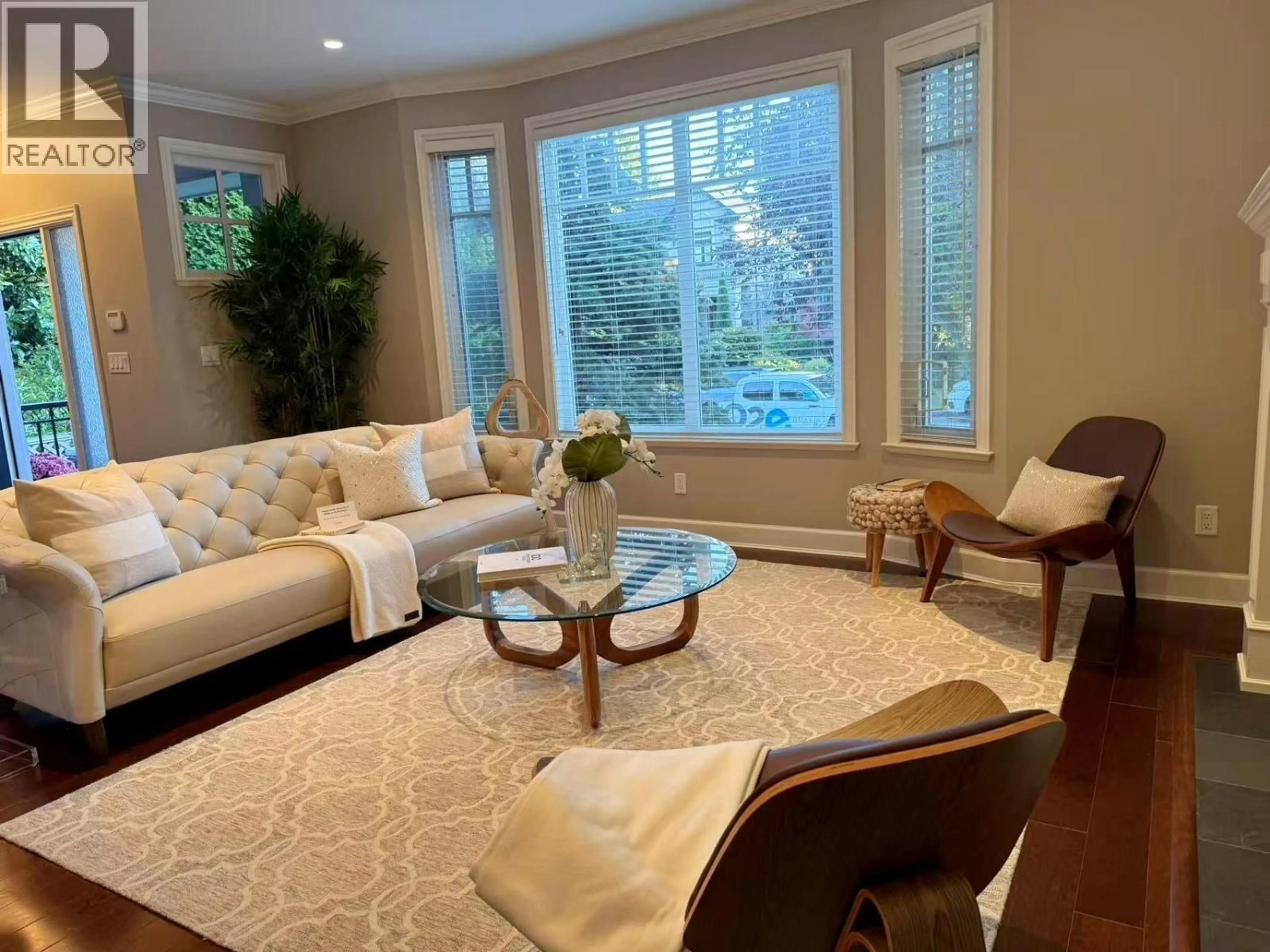 Living room with furniture, unknown for 4633 7TH AVENUE, Vancouver British Columbia V6R1X4