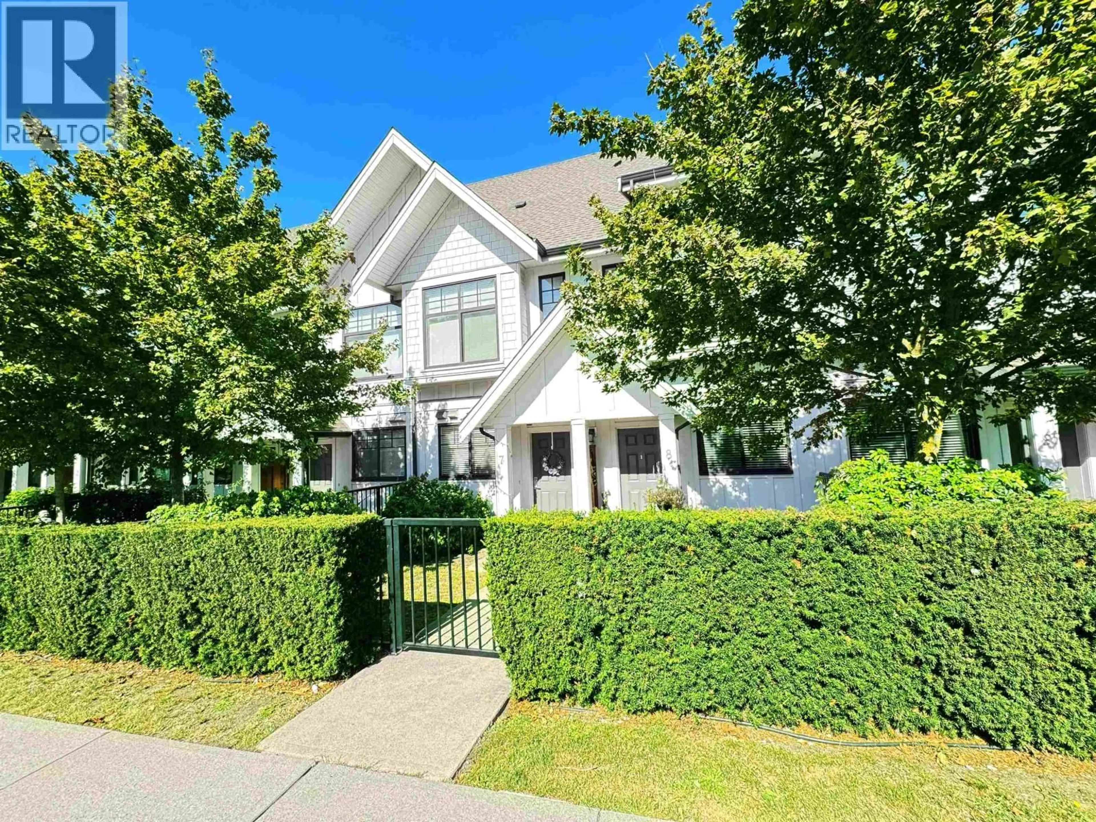 A pic from outside/outdoor area/front of a property/back of a property/a pic from drone, street for 7 - 5122 CANADA WAY, Burnaby British Columbia V5E0C3