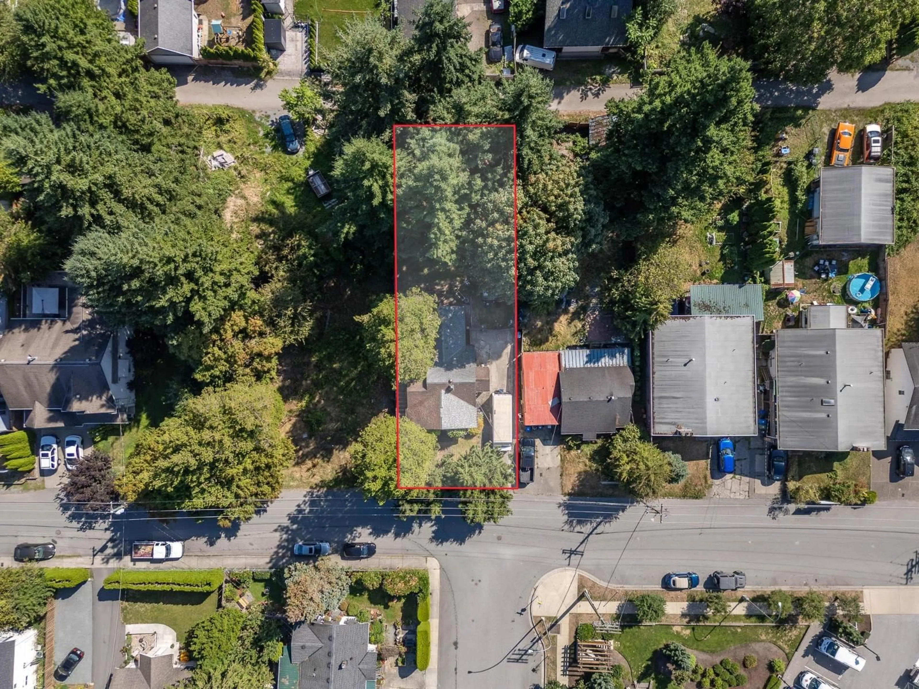 A pic from outside/outdoor area/front of a property/back of a property/a pic from drone, street for 2594 CAMPBELL, Abbotsford British Columbia V2S4A4