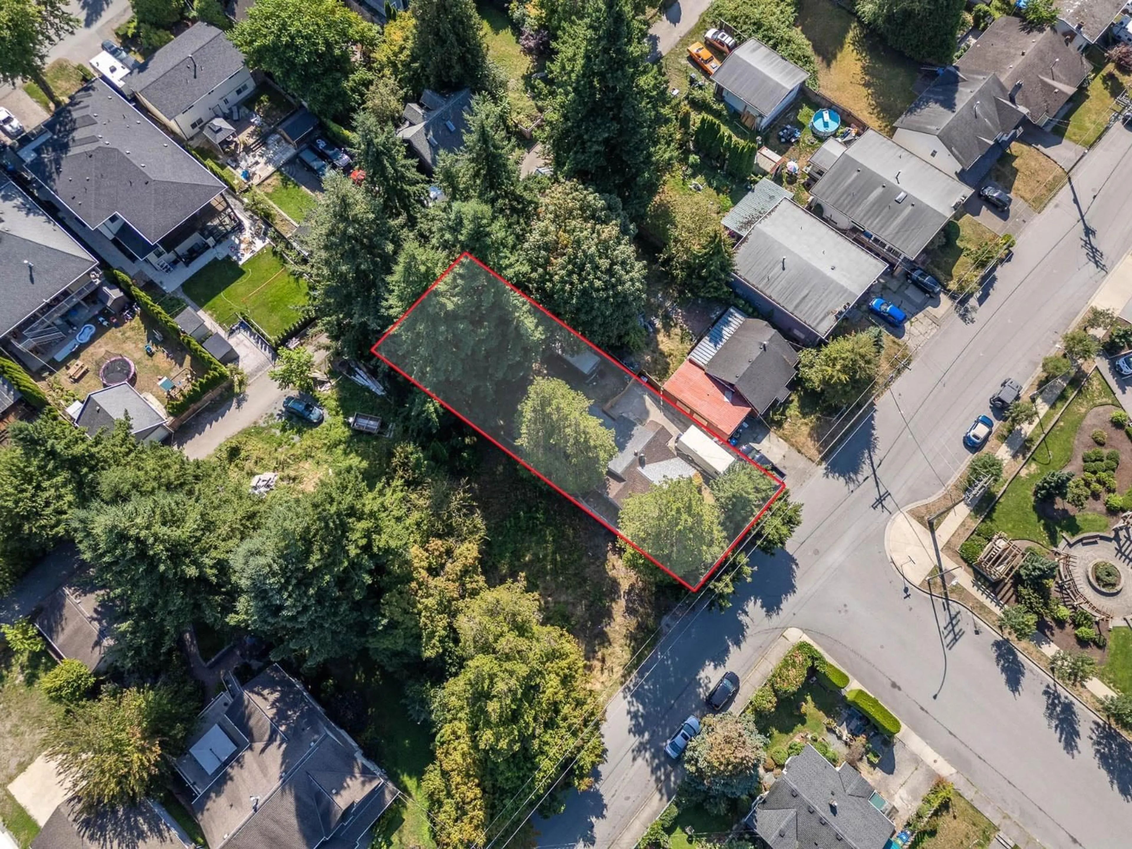 A pic from outside/outdoor area/front of a property/back of a property/a pic from drone, street for 2594 CAMPBELL, Abbotsford British Columbia V2S4A4