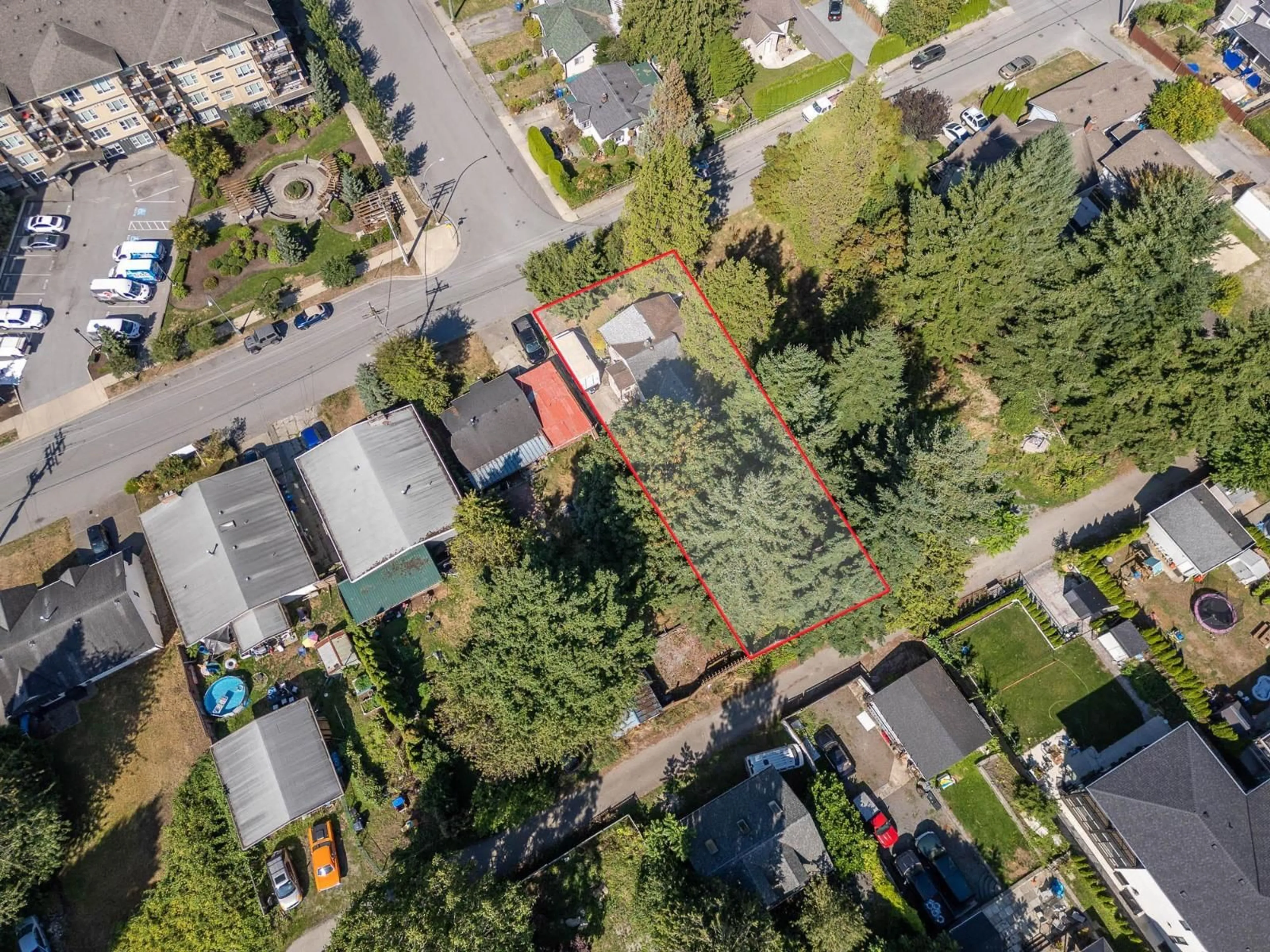 A pic from outside/outdoor area/front of a property/back of a property/a pic from drone, street for 2594 CAMPBELL, Abbotsford British Columbia V2S4A4