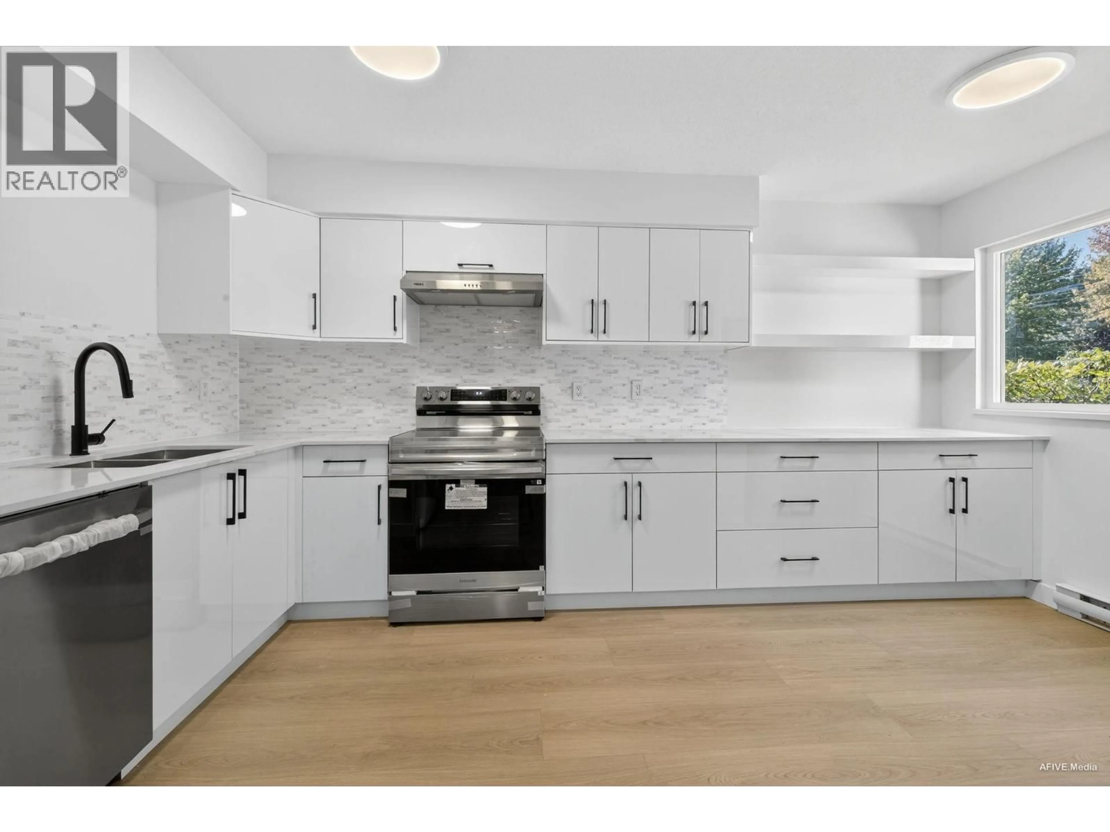 Open concept kitchen, unknown for 35 - 6100 TIFFANY BOULEVARD, Richmond British Columbia V7C5A8