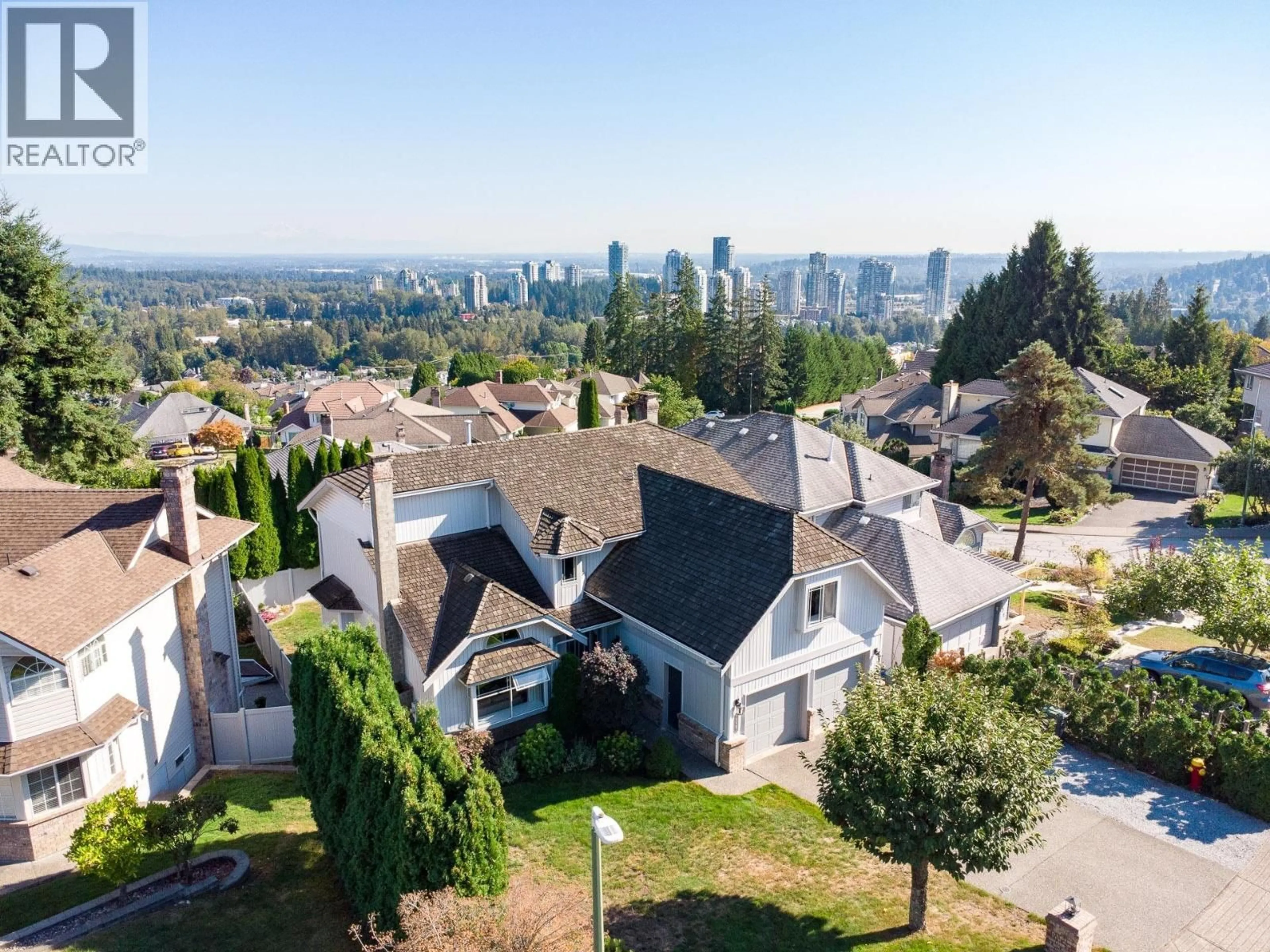 A pic from outside/outdoor area/front of a property/back of a property/a pic from drone, unknown for 1347 NAPIER PLACE, Coquitlam British Columbia V3B7A3