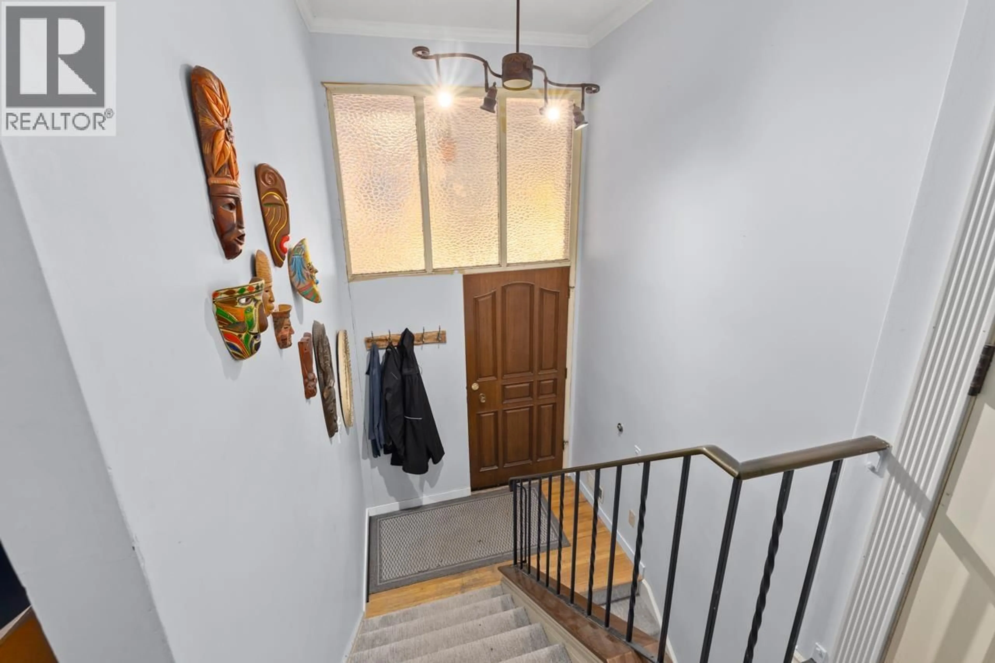 Indoor entryway for 6530 DUNBAR STREET, Vancouver British Columbia V6N1X8