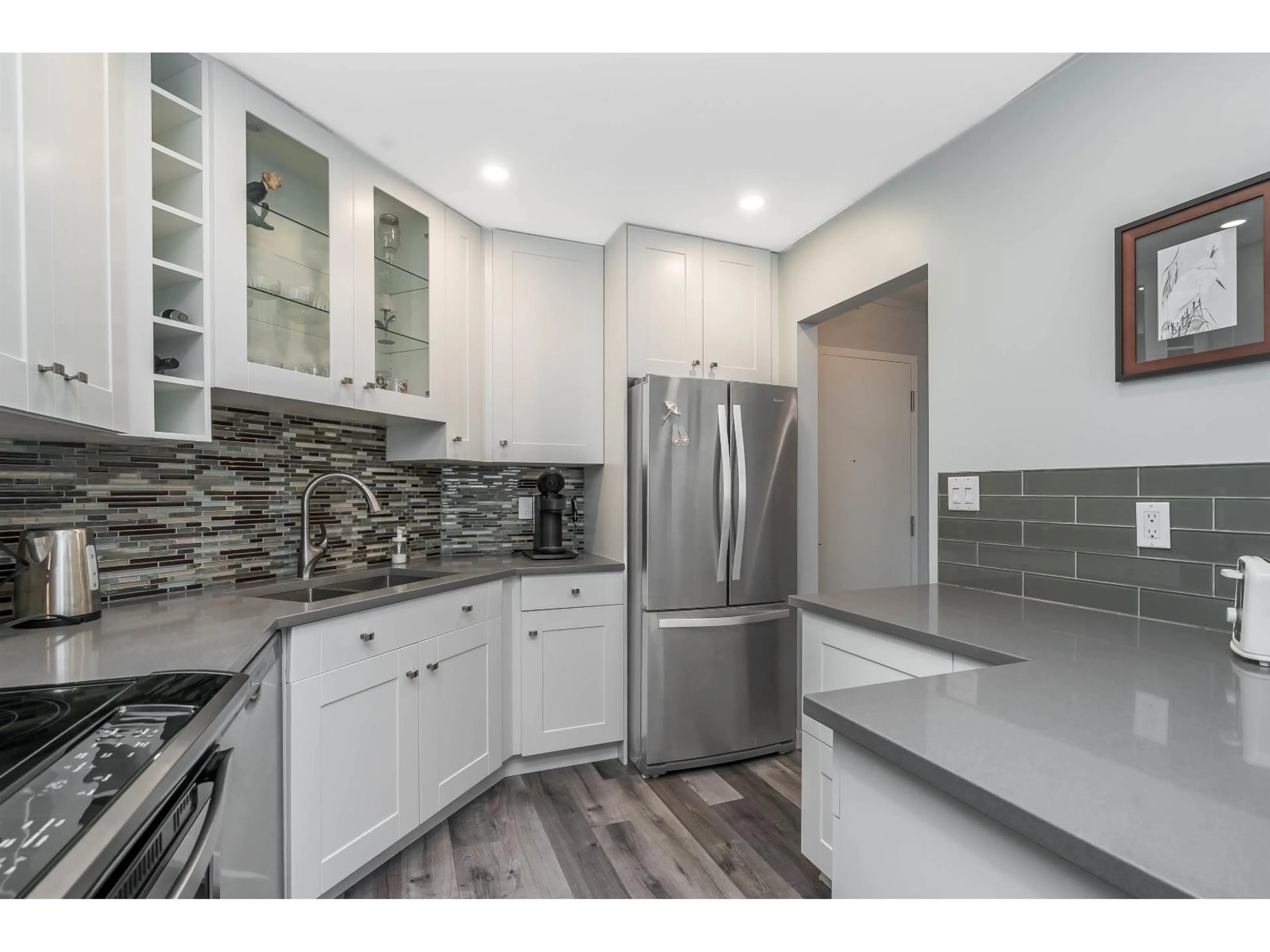 Open concept kitchen, ceramic/tile floor for 110 - 1355 WINTER, White Rock British Columbia V4B3Y2