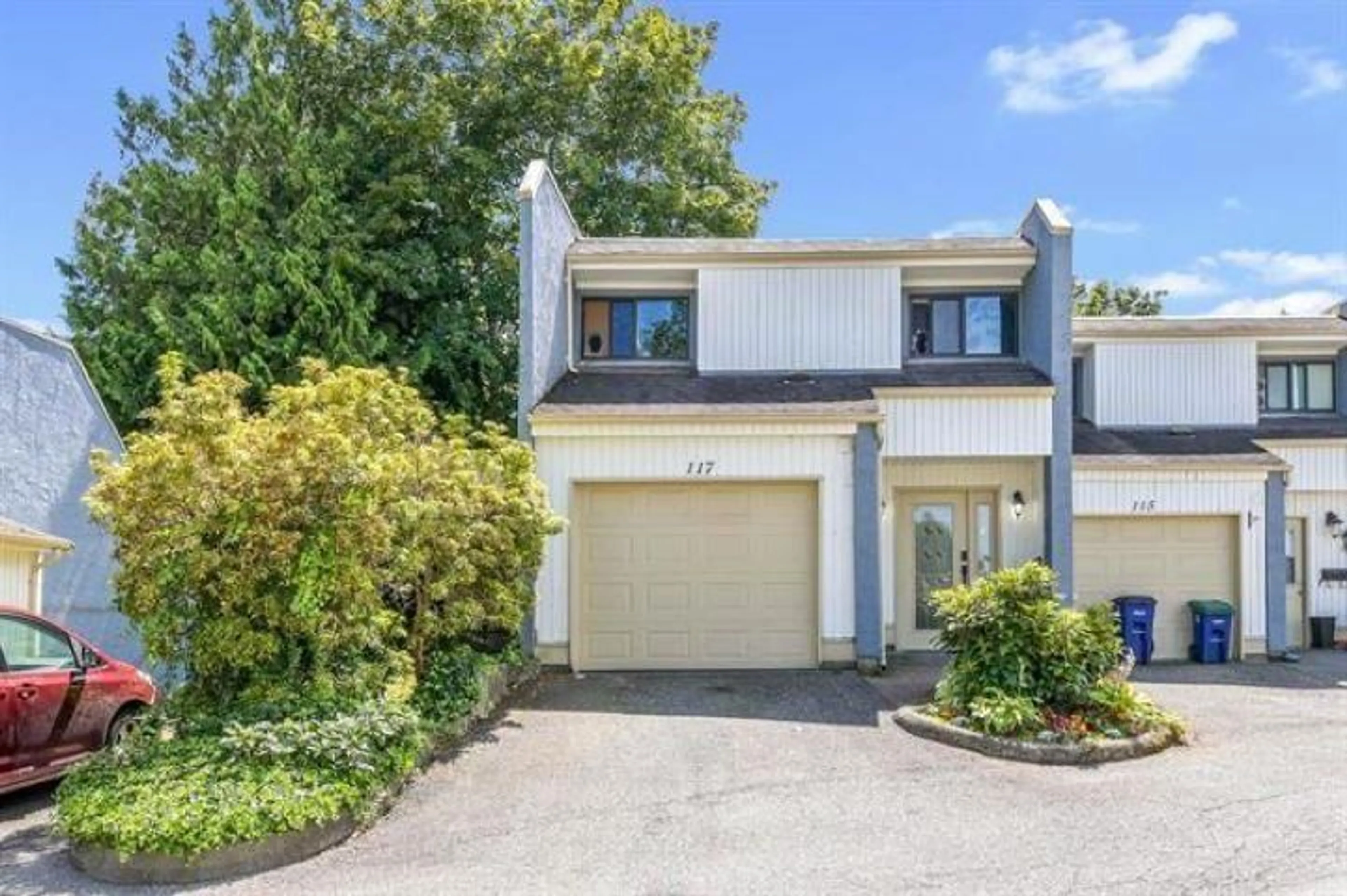 A pic from outside/outdoor area/front of a property/back of a property/a pic from drone, street for 117 - 3455 WRIGHT, Abbotsford British Columbia V2S5P1