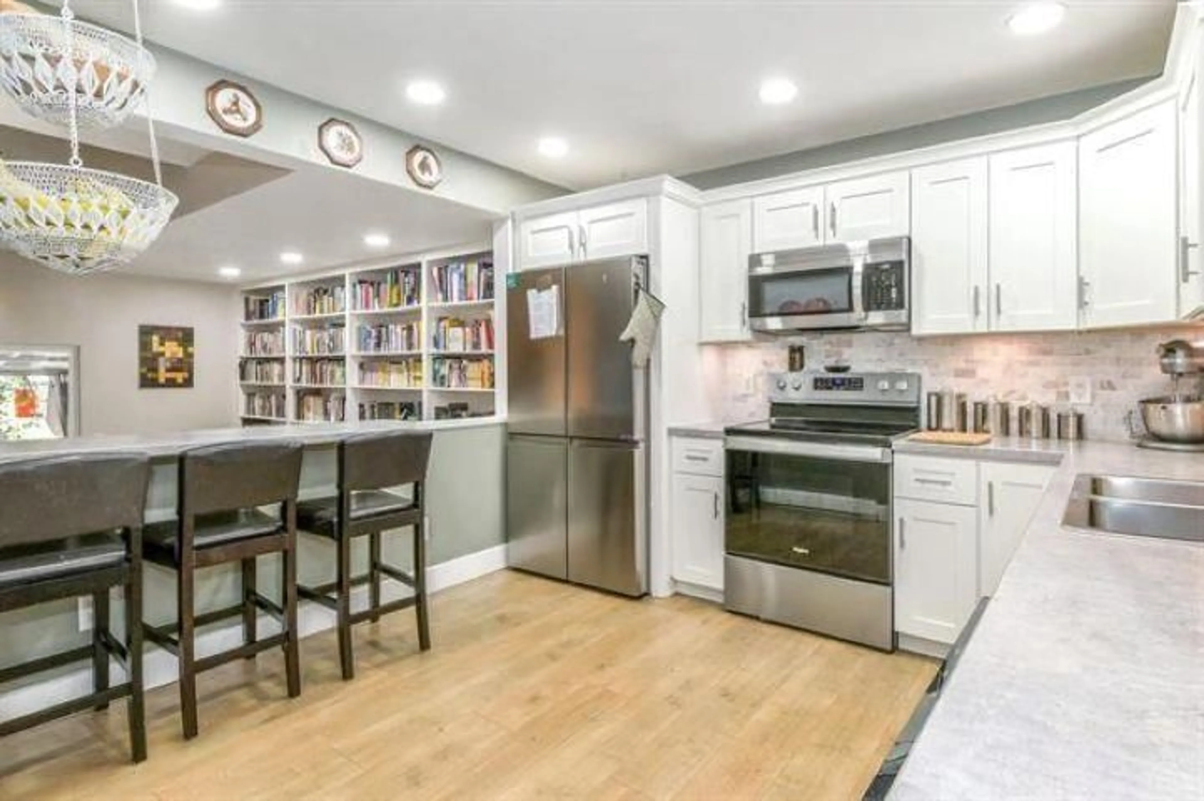 Open concept kitchen, unknown for 117 - 3455 WRIGHT, Abbotsford British Columbia V2S5P1