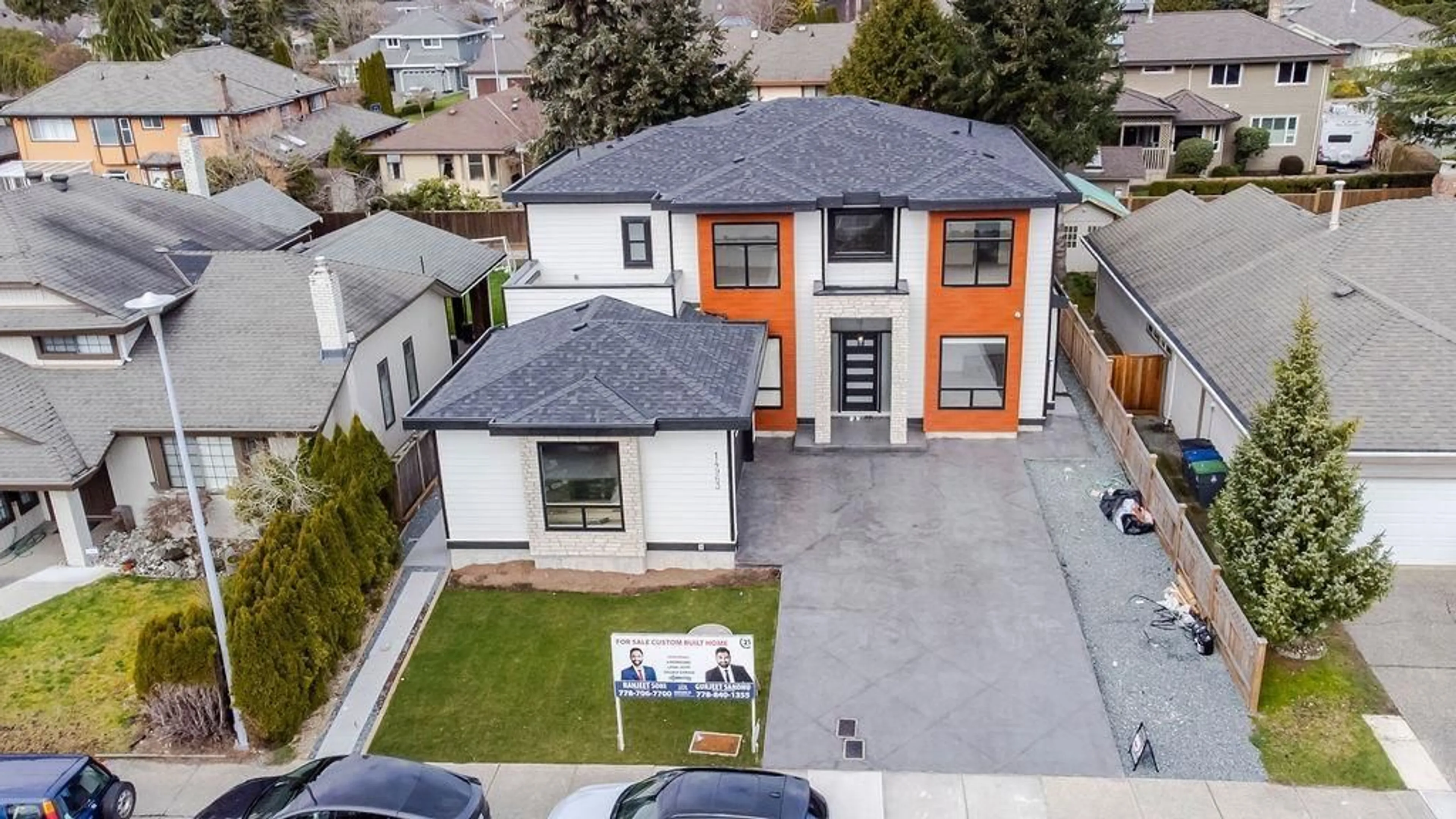 A pic from outside/outdoor area/front of a property/back of a property/a pic from drone, street for 14963 20, Surrey British Columbia V4A8E9