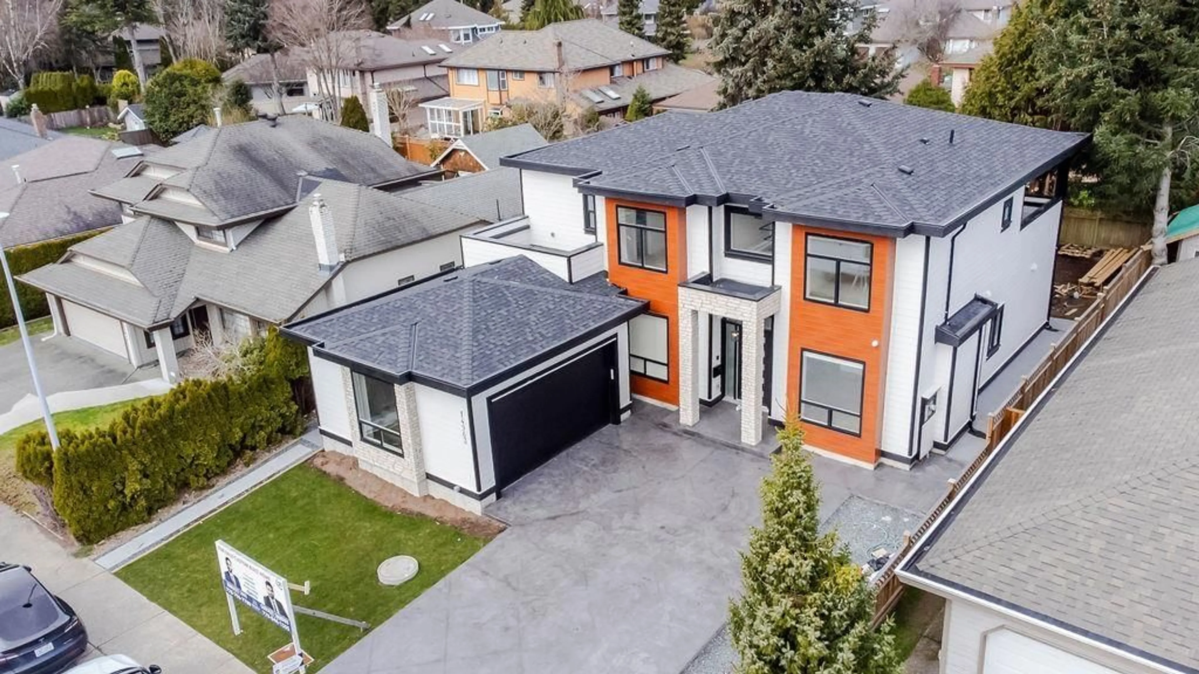 A pic from outside/outdoor area/front of a property/back of a property/a pic from drone, street for 14963 20, Surrey British Columbia V4A8E9