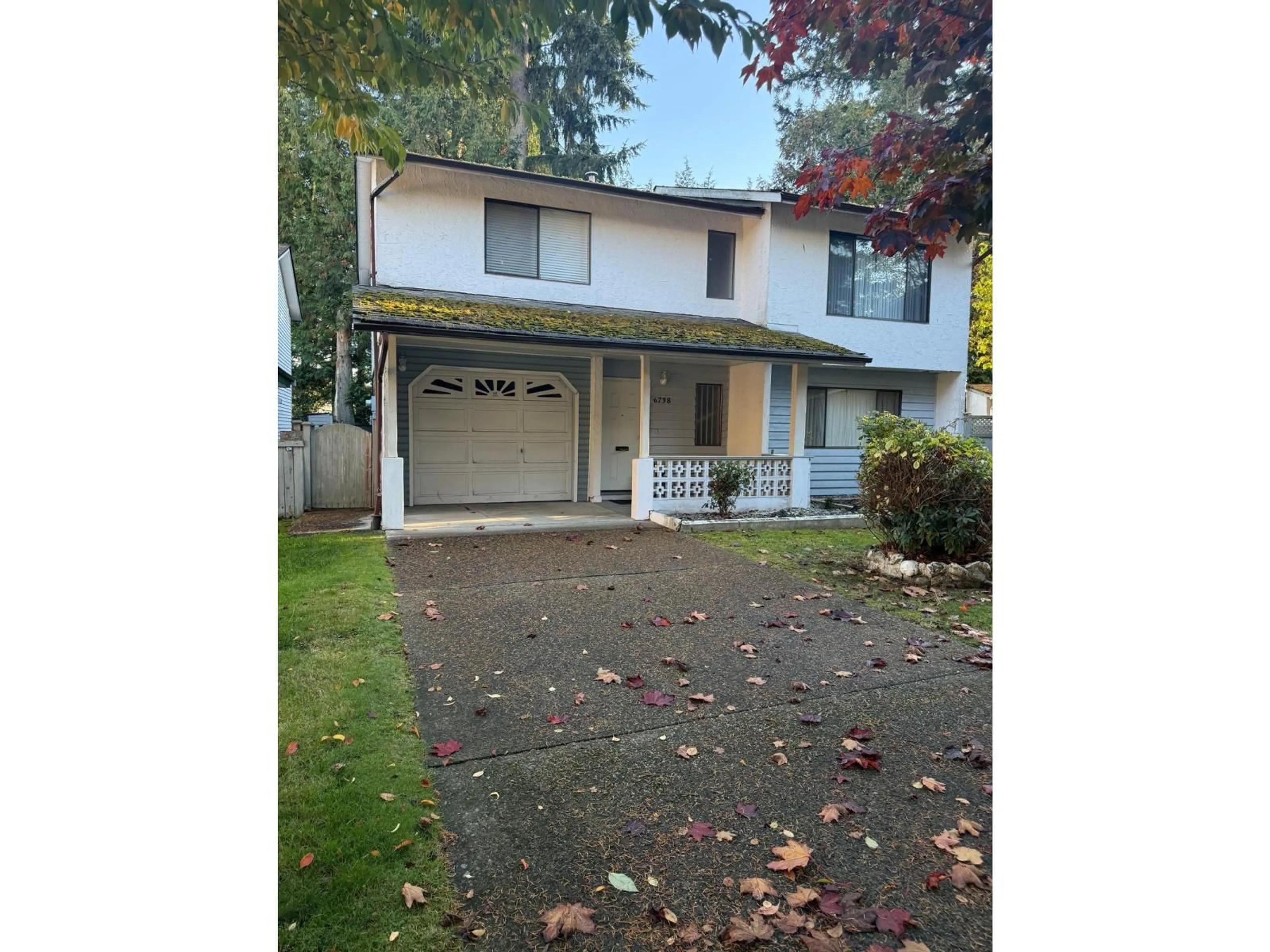 Home with vinyl exterior material, street for 6738 128B, Surrey British Columbia V3W7C4