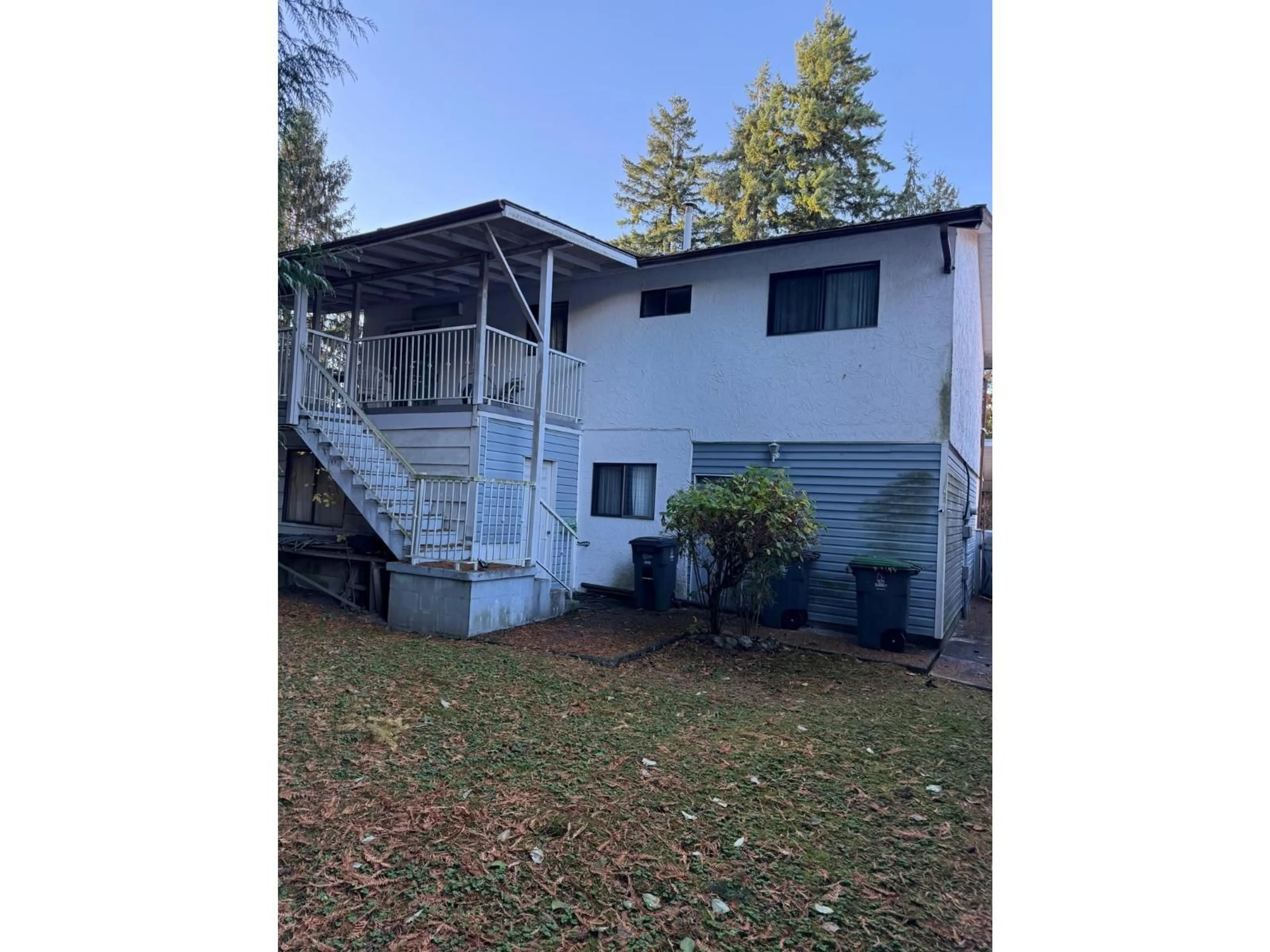 A pic from outside/outdoor area/front of a property/back of a property/a pic from drone, unknown for 6738 128B, Surrey British Columbia V3W7C4