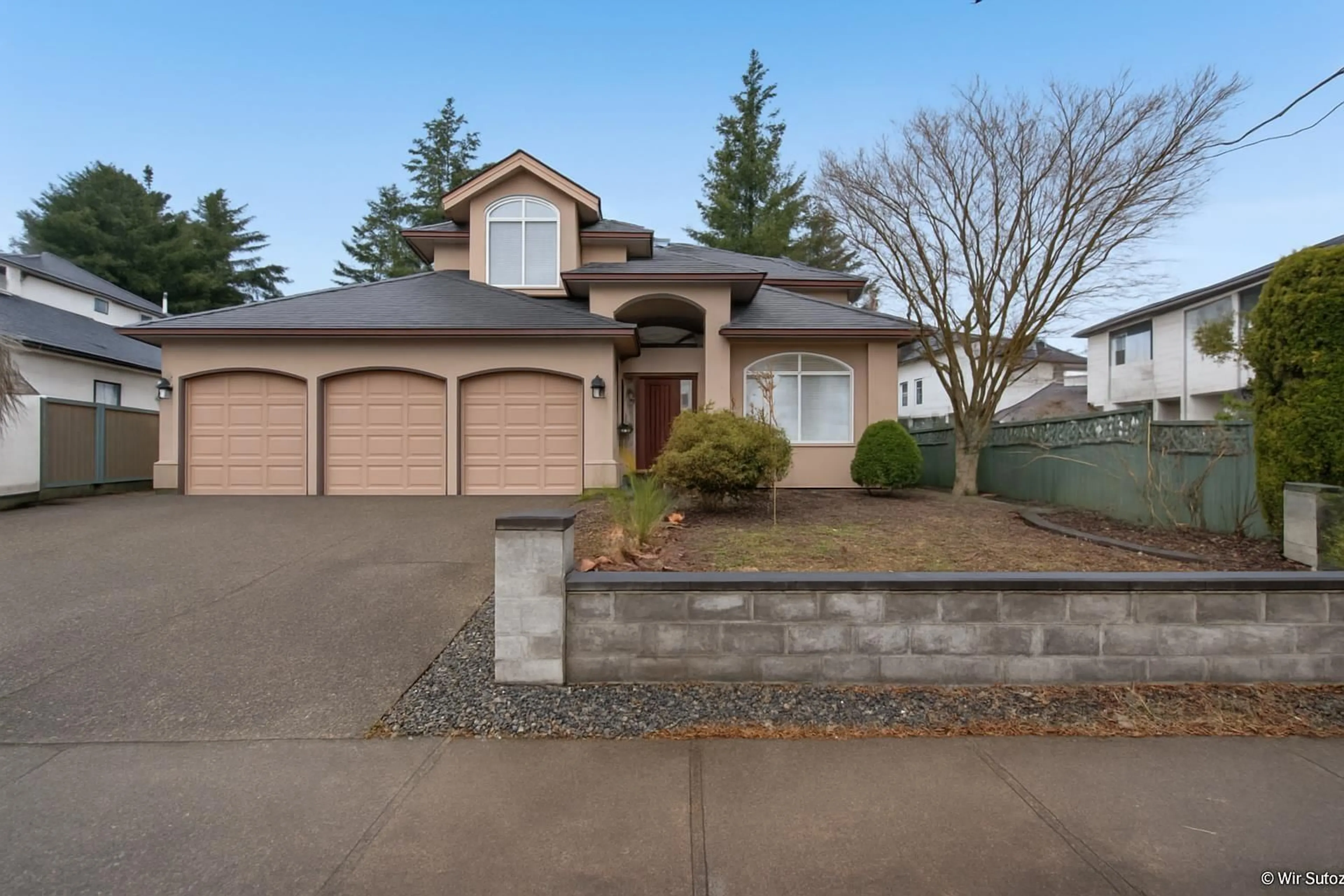 Home with vinyl exterior material, street for 16095 80, Surrey British Columbia V4N0X1