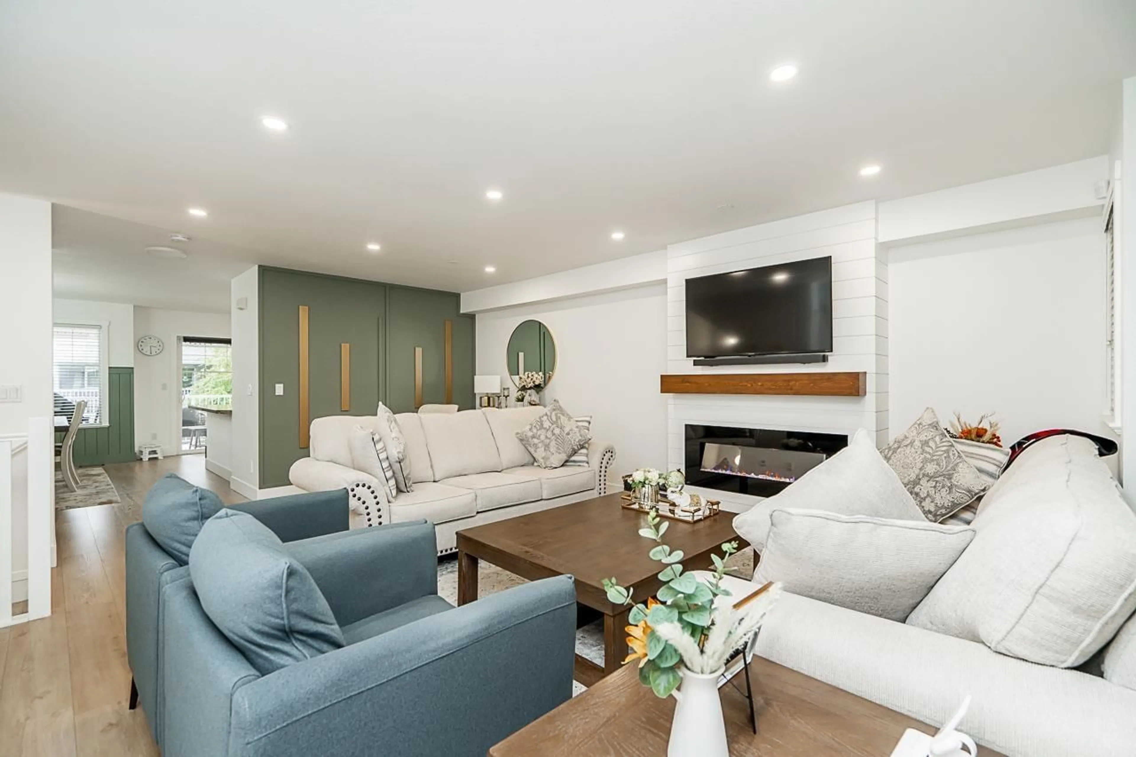 Living room with furniture, unknown for 34 - 6568 193B, Surrey British Columbia V4N5S2