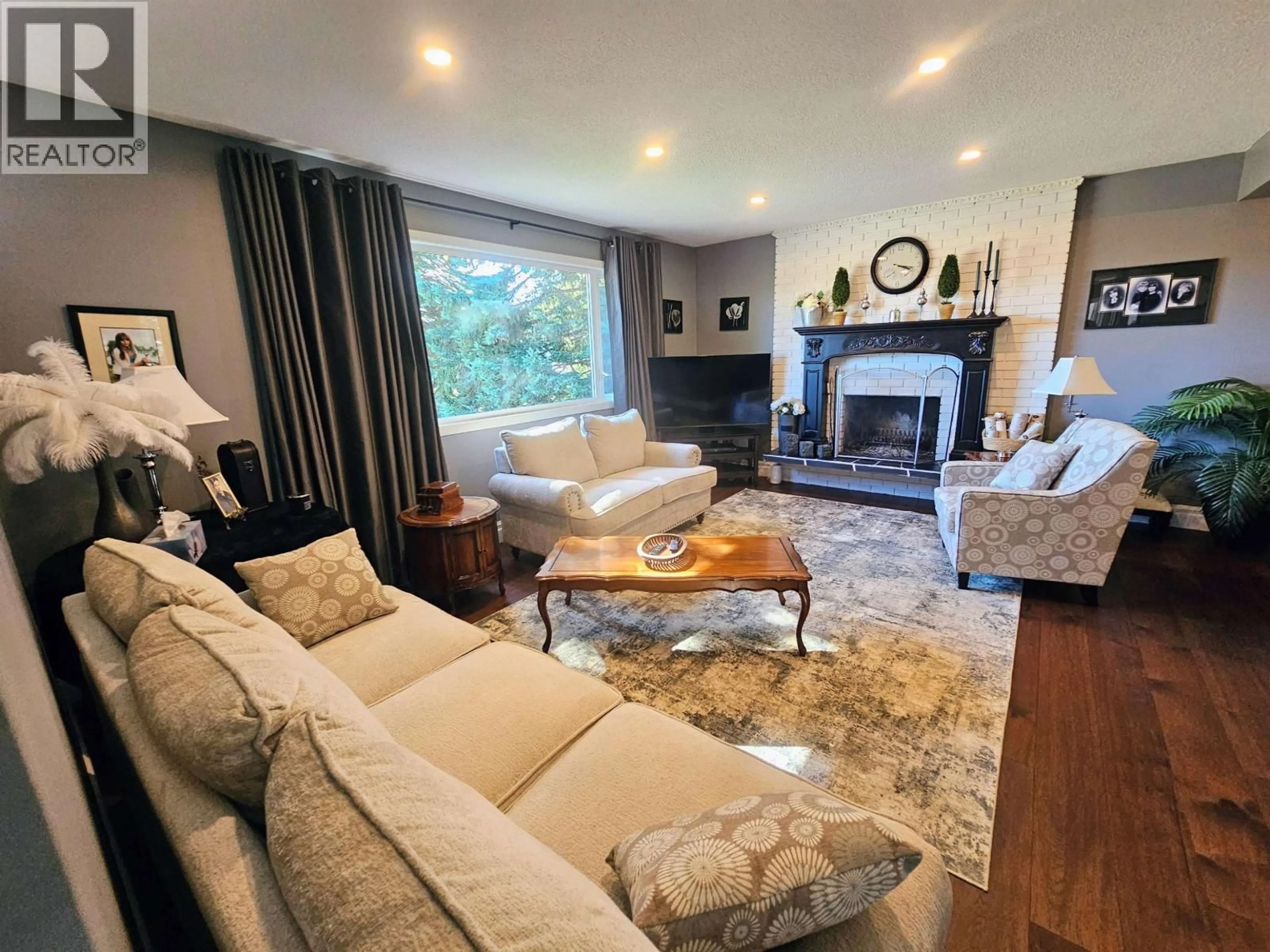 Living room with furniture, unknown for 4146 RAINBOW DRIVE, Prince George British Columbia V2M3W4