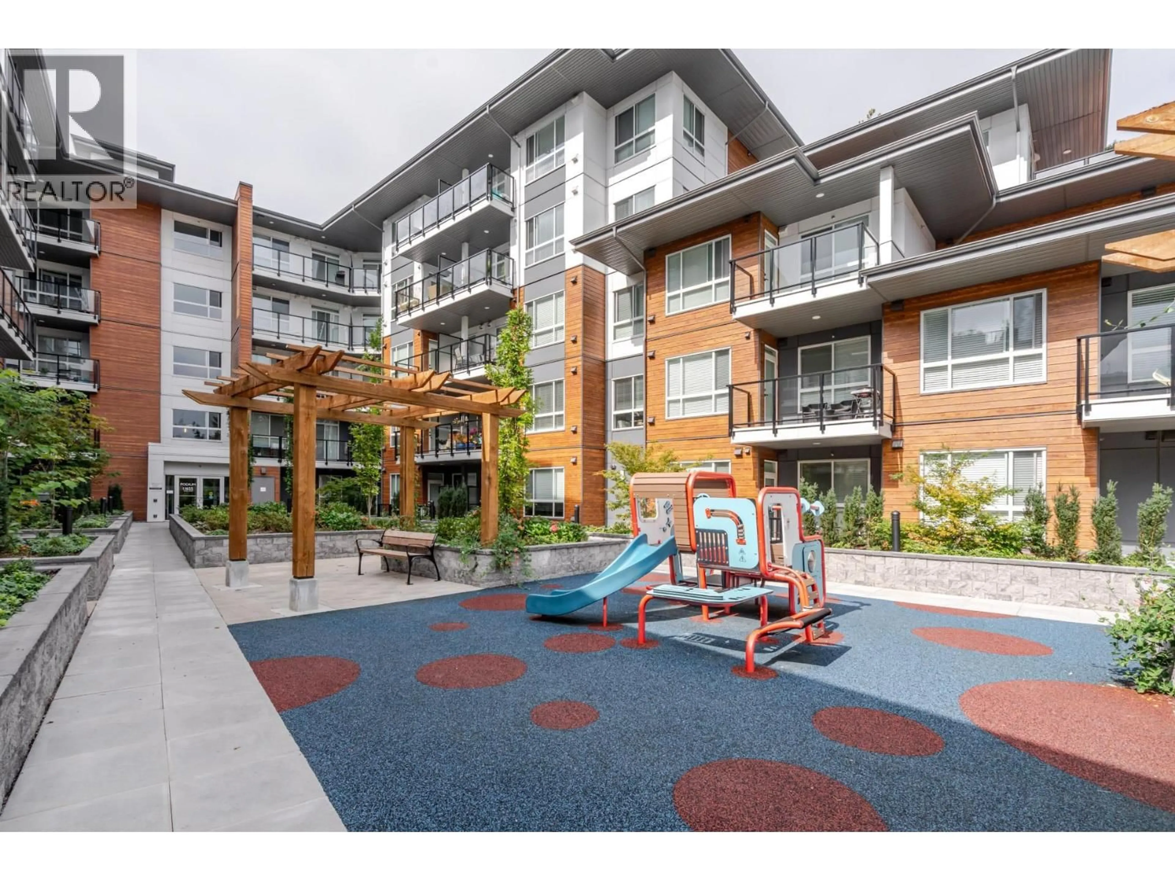 Patio, building for 306 - 11655 FRASER STREET, Maple Ridge British Columbia V2X6W9
