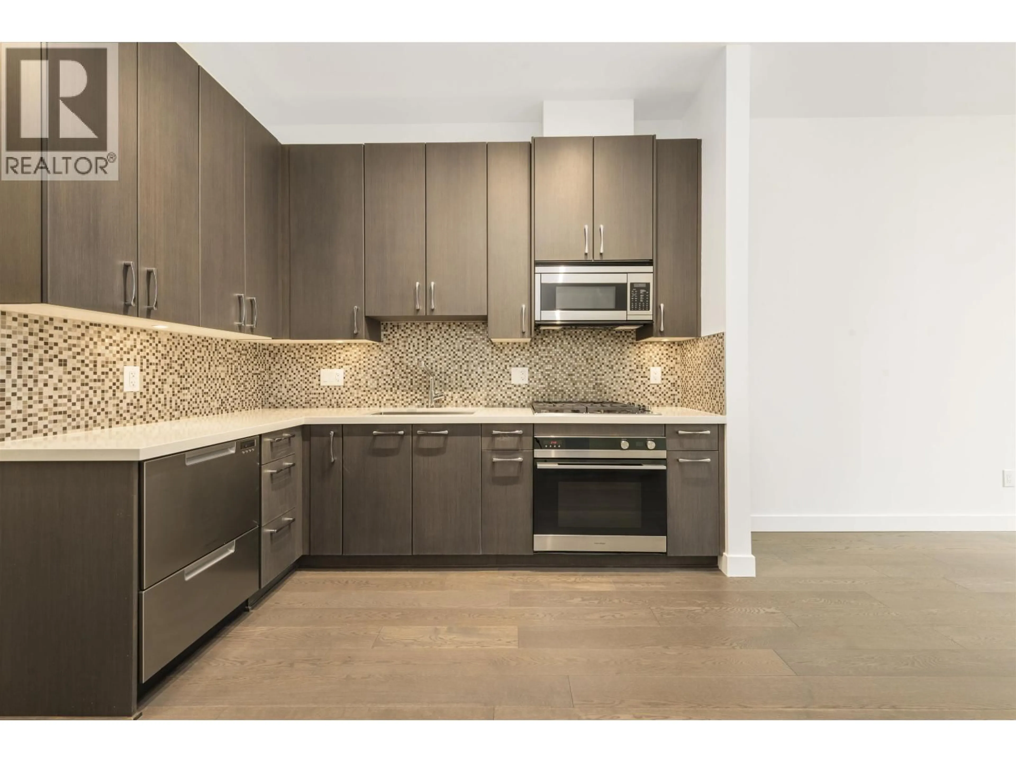 Standard kitchen, unknown for 101 - 5325 BOULEVARD, Vancouver British Columbia V6M3W4