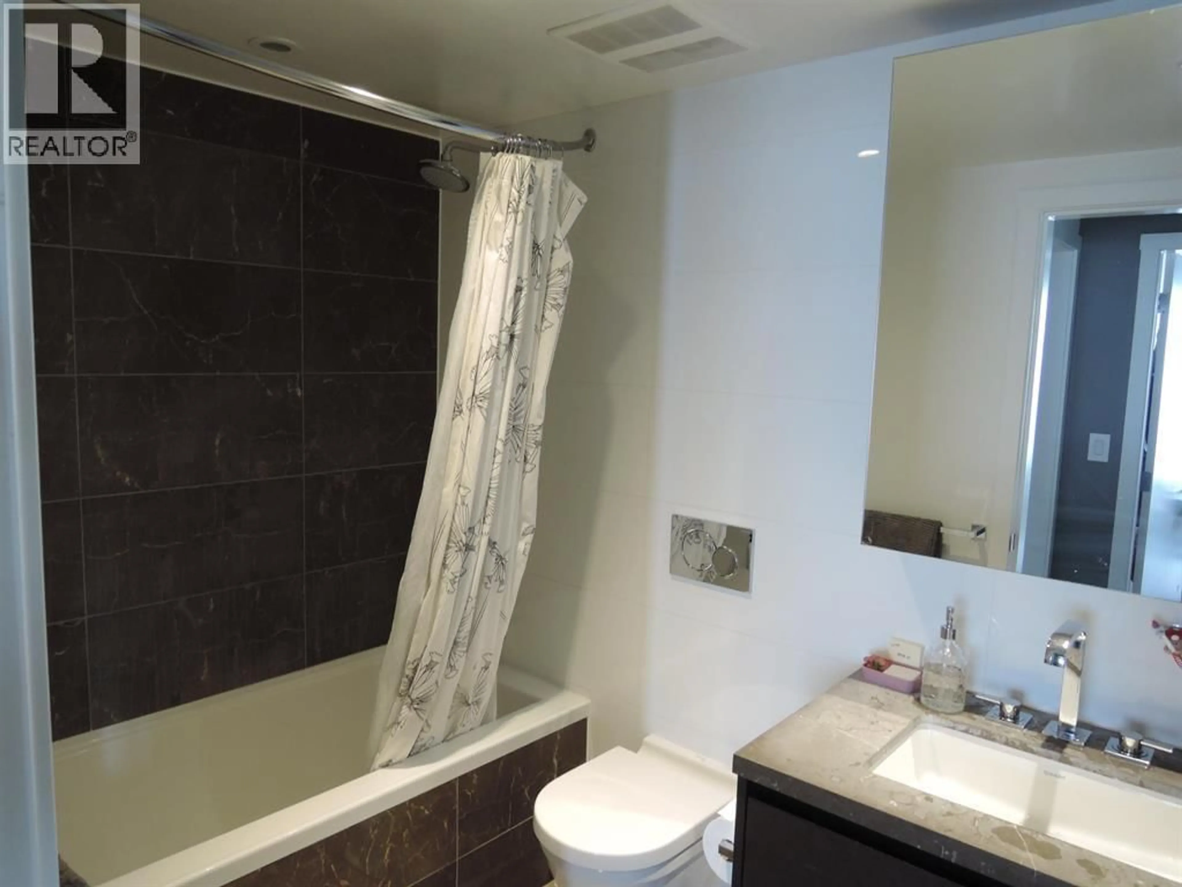 Standard bathroom, unknown for 704 - 1571 57TH AVENUE, Vancouver British Columbia V6P0H7
