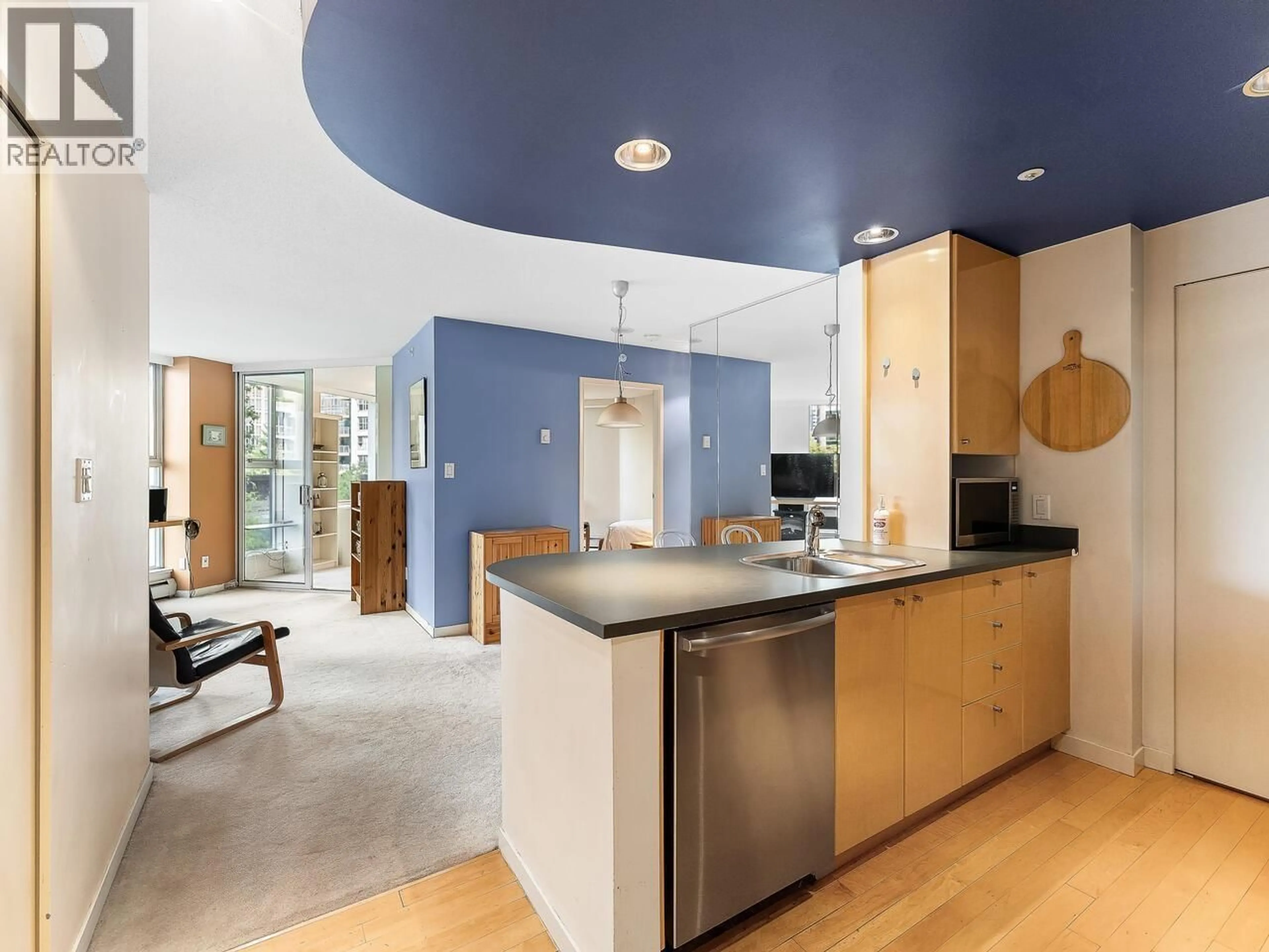 Open concept kitchen, unknown for 501 - 1009 EXPO BOULEVARD, Vancouver British Columbia V6Z2V9