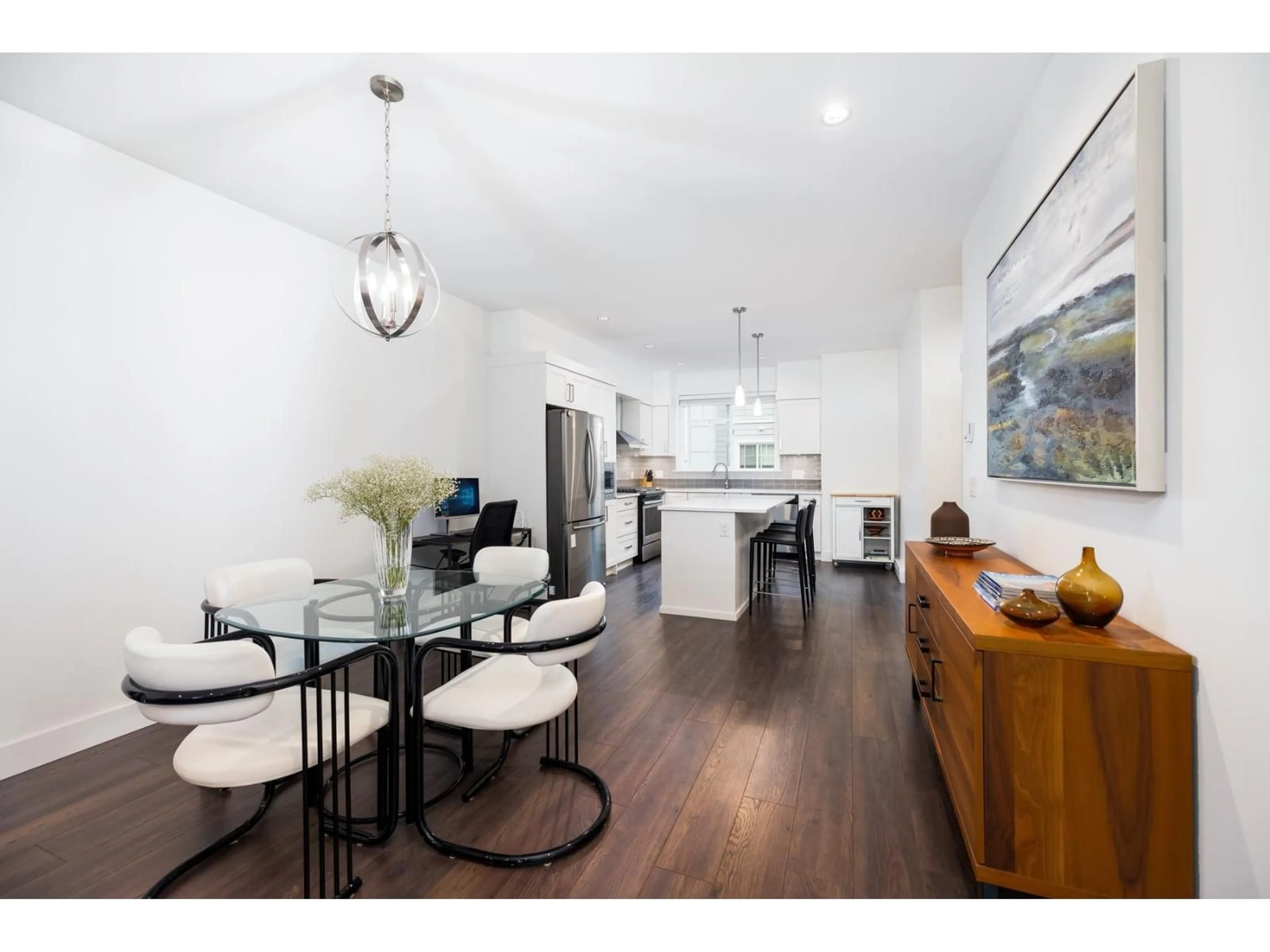 Open concept kitchen, wood/laminate floor for 32 - 6188 141, Surrey British Columbia V3X0J7