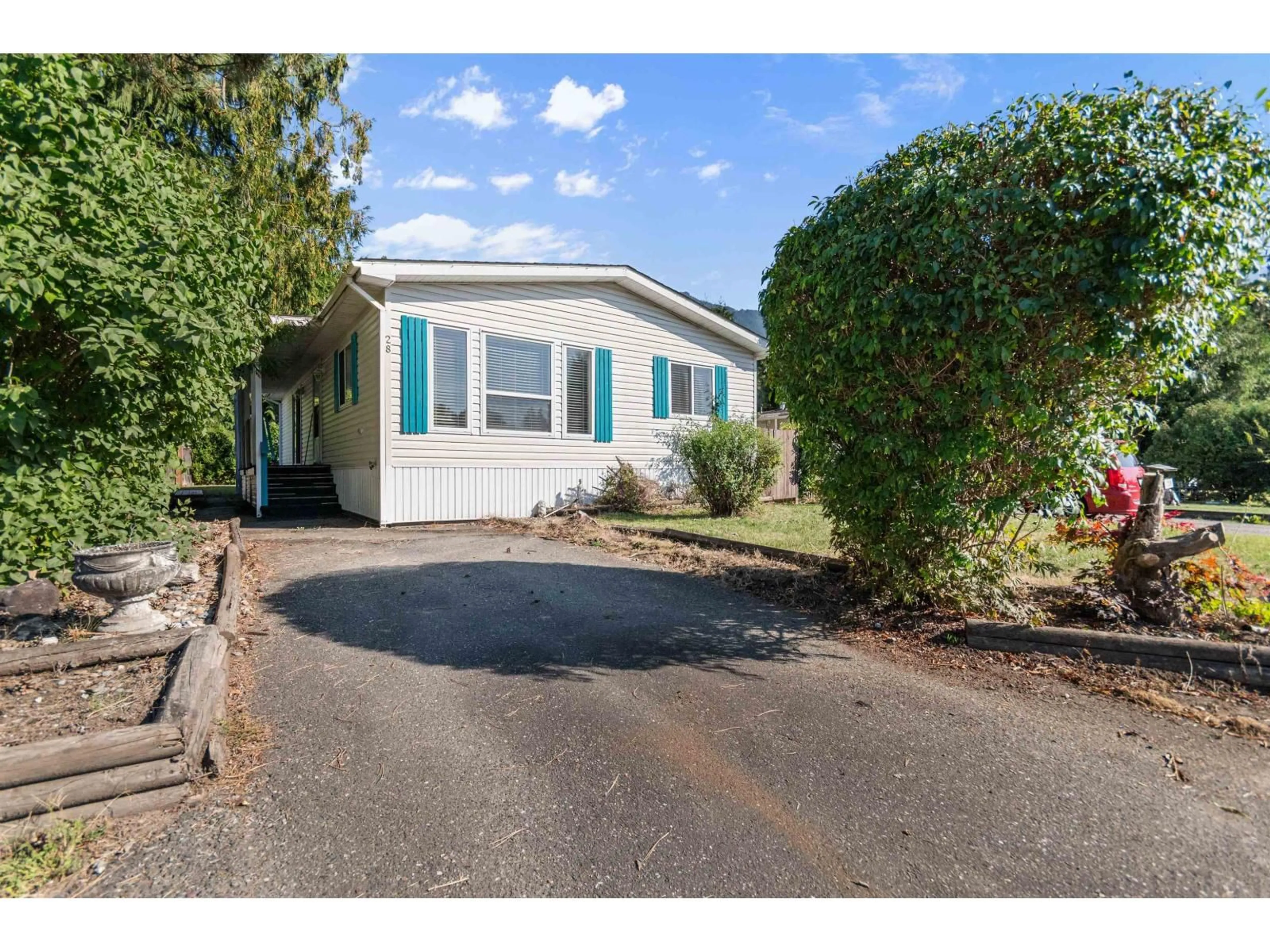 Home with vinyl exterior material, street for 28 - 52324 YALE ROAD, Rosedale British Columbia V0X1X1