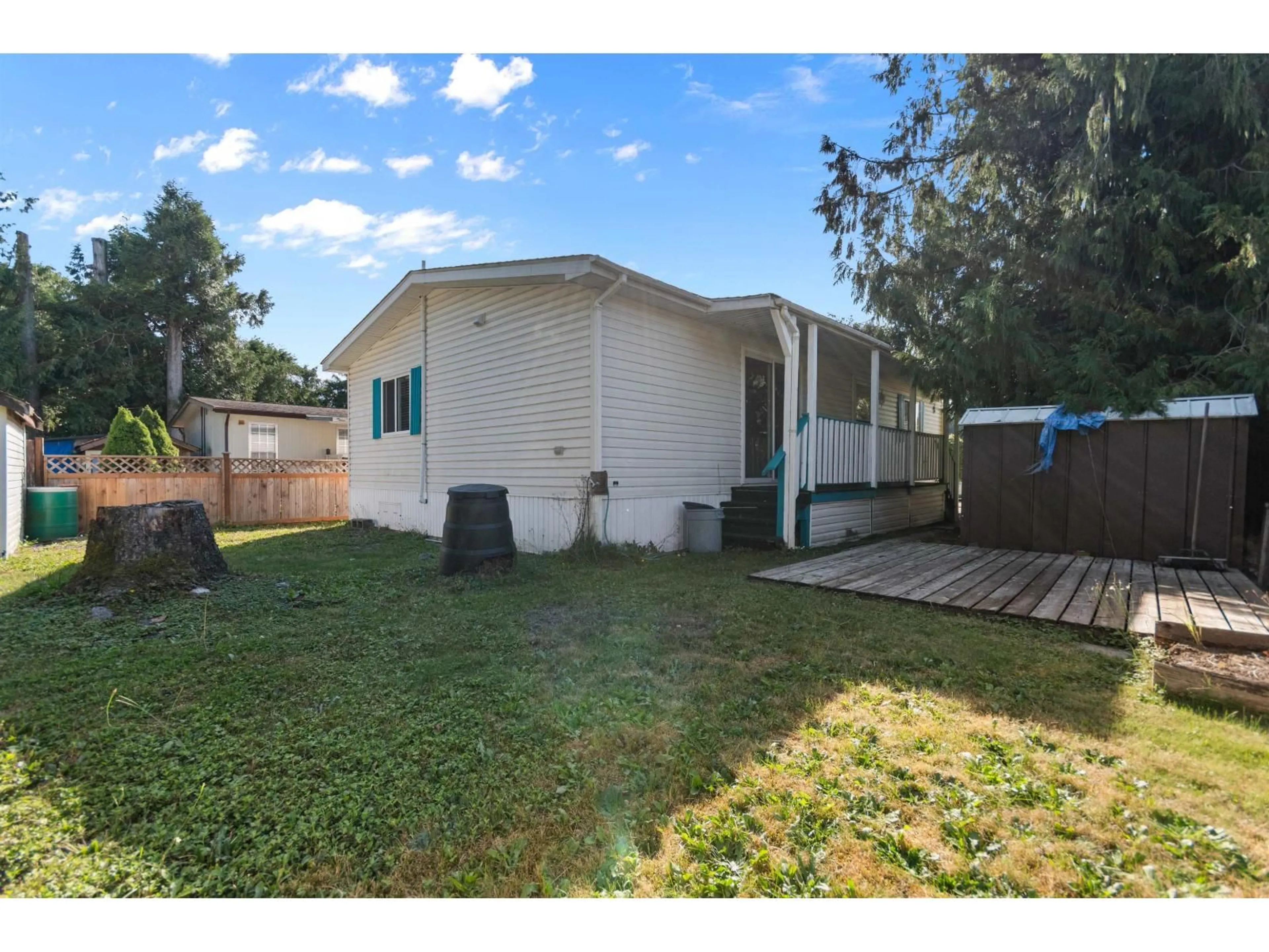 A pic from outside/outdoor area/front of a property/back of a property/a pic from drone, street for 28 - 52324 YALE ROAD, Rosedale British Columbia V0X1X1