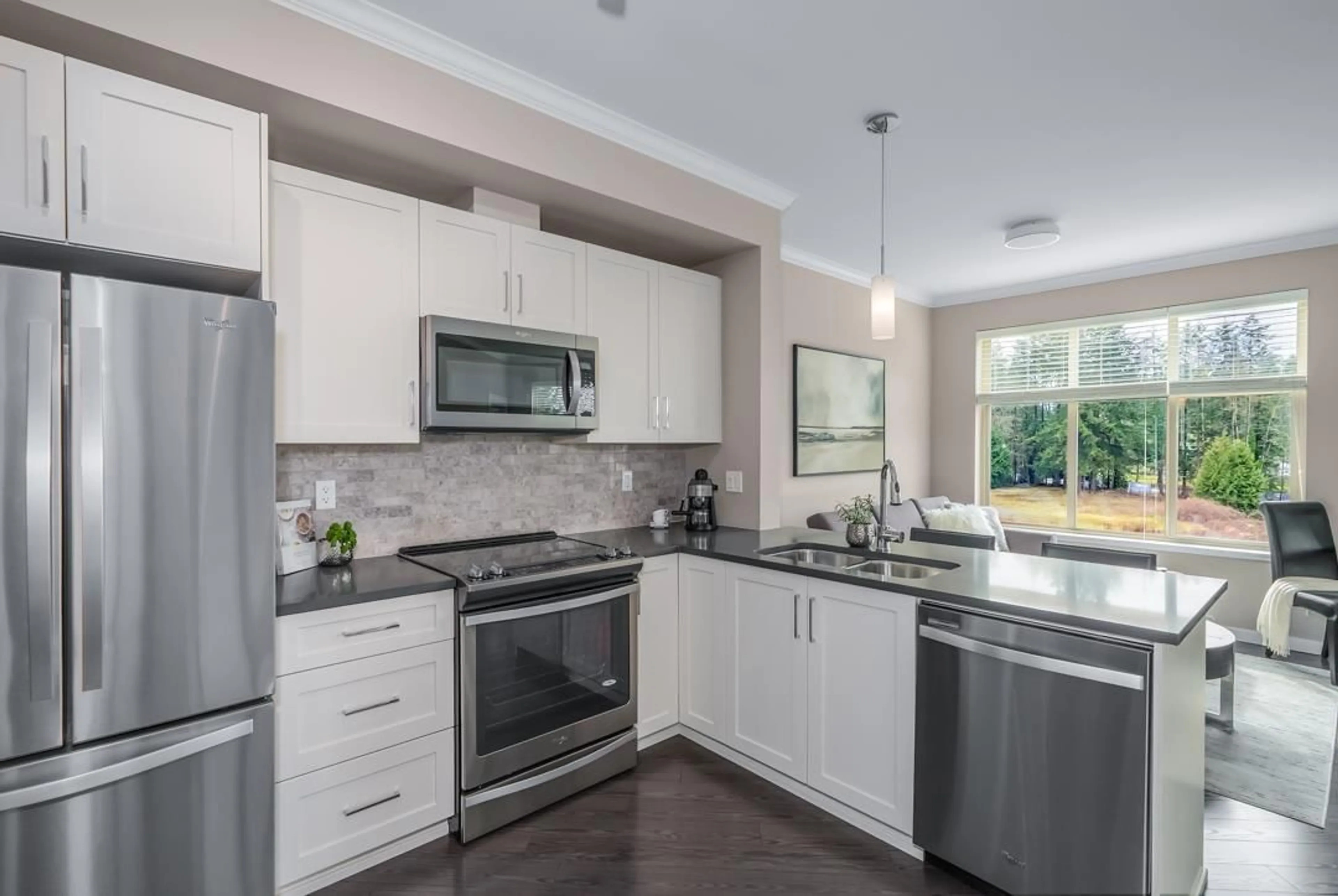 Open concept kitchen, ceramic/tile floor for 501 - 2855 156, Surrey British Columbia V3Z3Y3