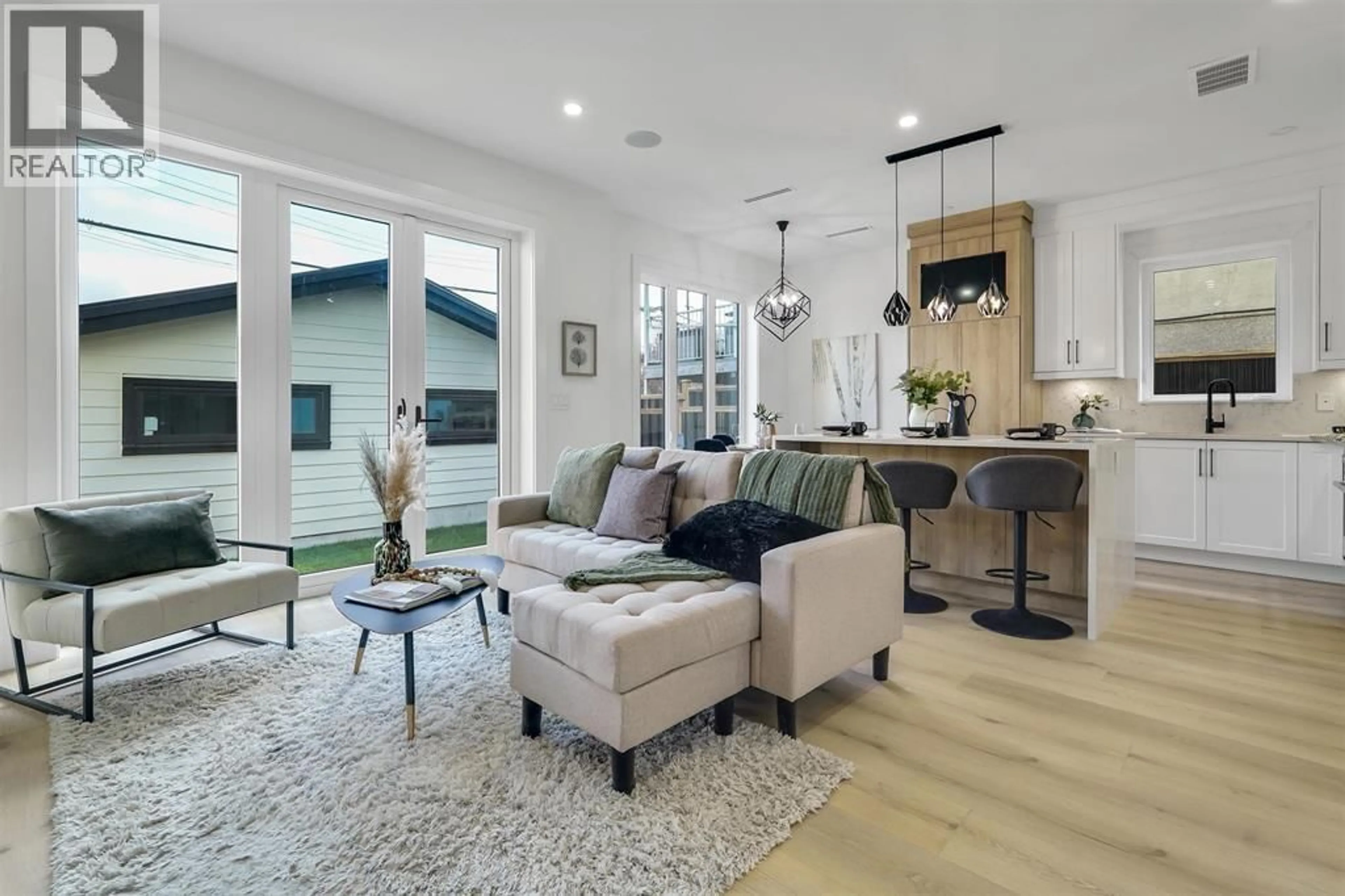 Living room with furniture, unknown for 2 - 3216 VENABLES STREET, Vancouver British Columbia V5K2S6