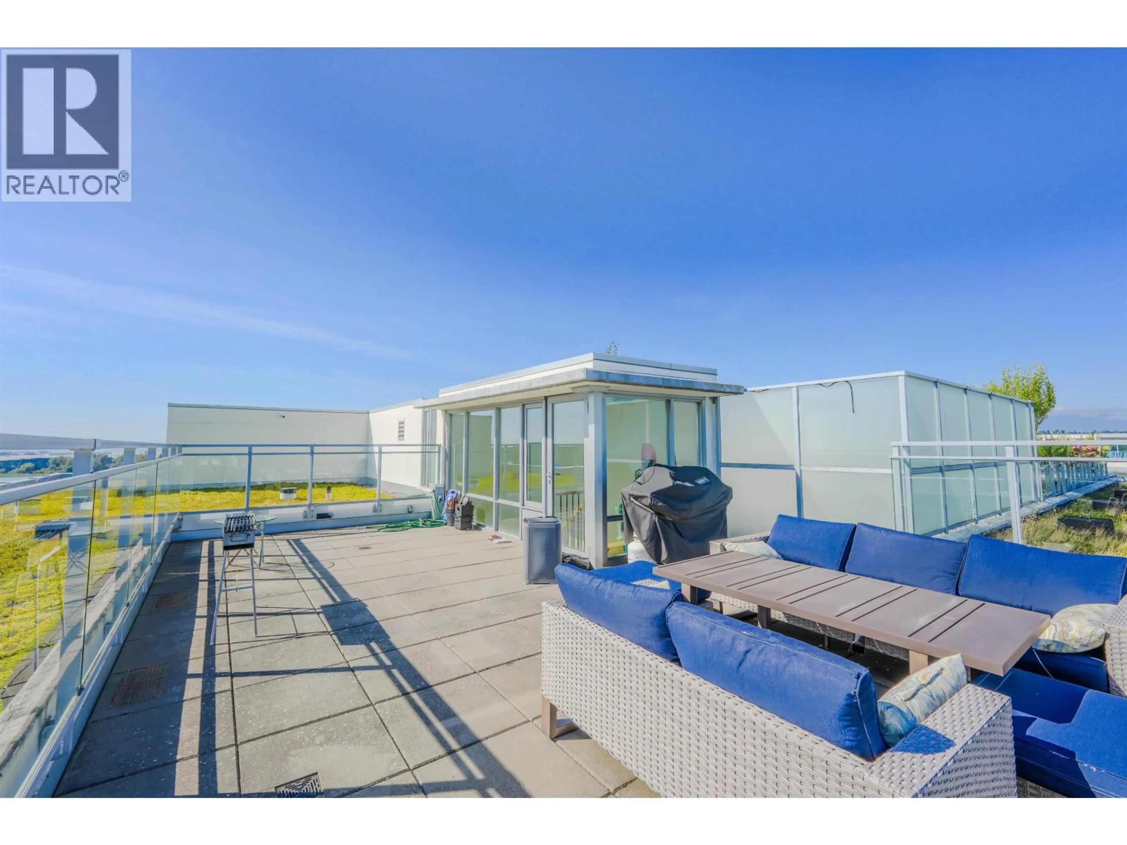 Patio, building for PH 1705 - 8677 CAPSTAN WAY, Richmond British Columbia V6X0N6