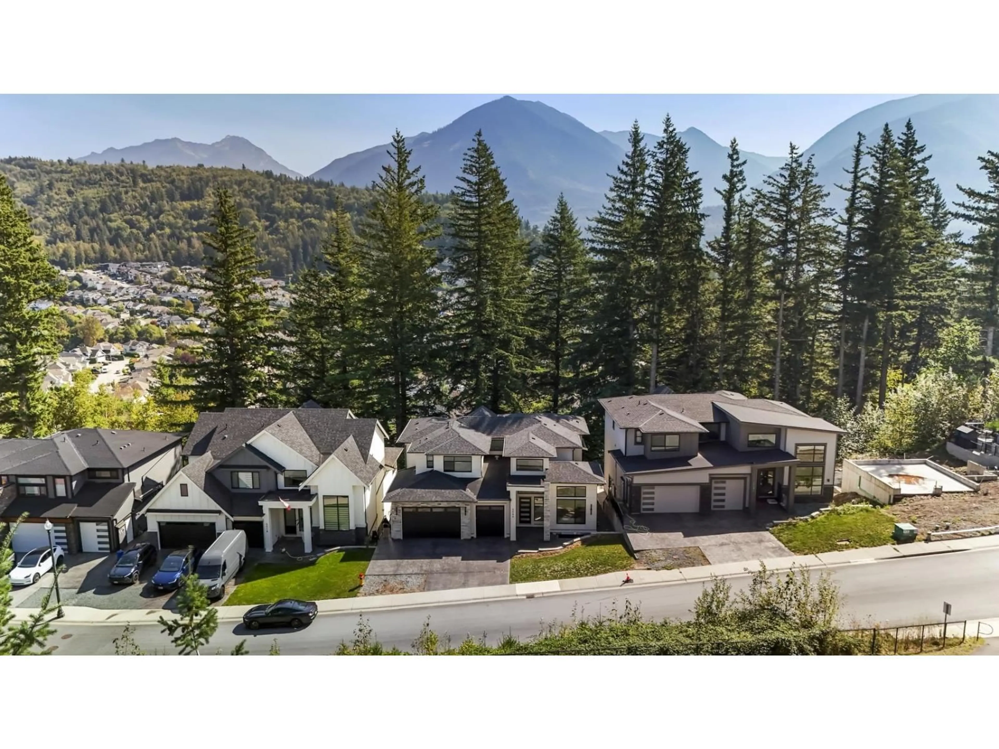 A pic from outside/outdoor area/front of a property/back of a property/a pic from drone, mountain view for 5506 CRIMSON RIDGE, Chilliwack British Columbia V2R6H7