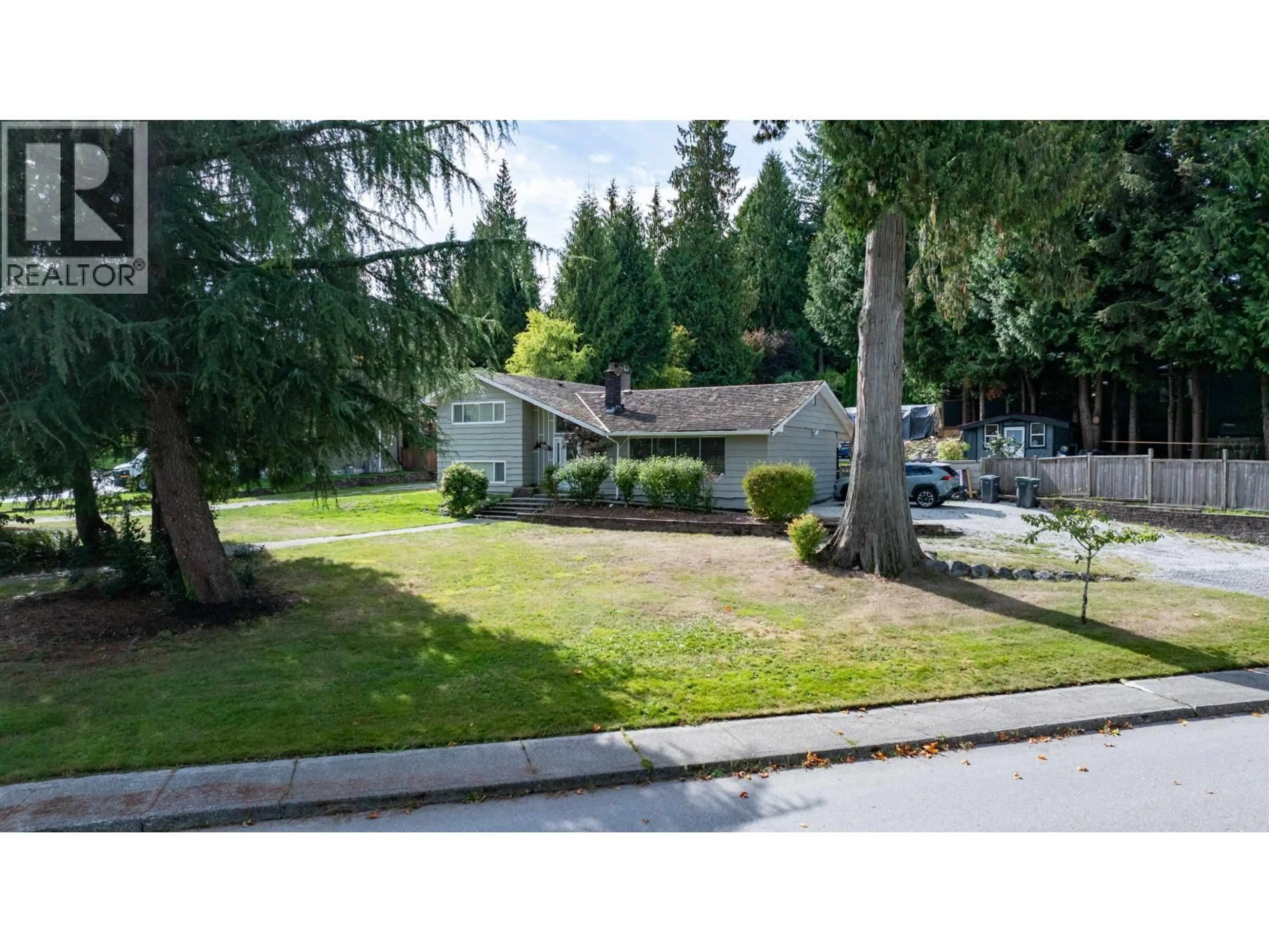 A pic from outside/outdoor area/front of a property/back of a property/a pic from drone, unknown for 3100 STARLIGHT WAY, Coquitlam British Columbia V3C3R1