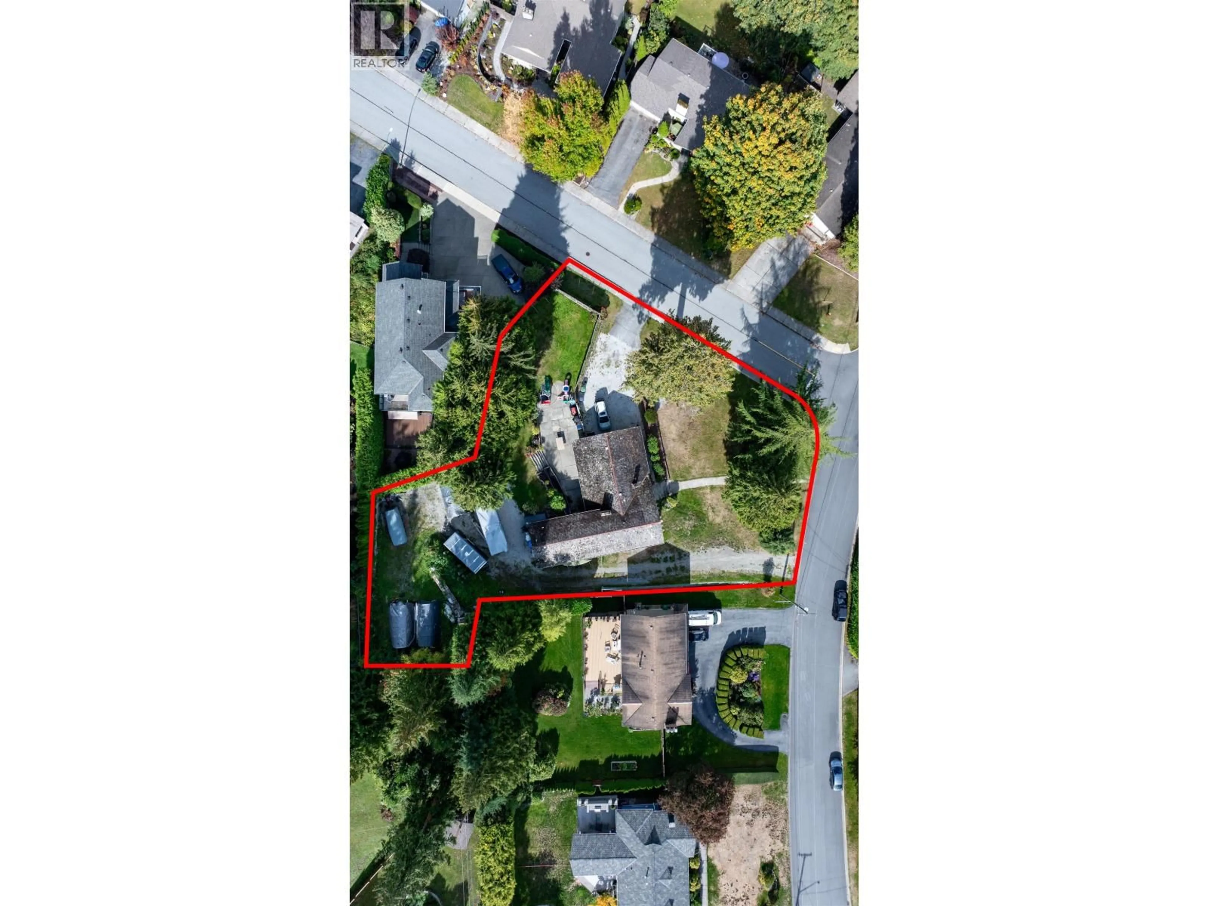 A pic from outside/outdoor area/front of a property/back of a property/a pic from drone, street for 3100 STARLIGHT WAY, Coquitlam British Columbia V3C3R1