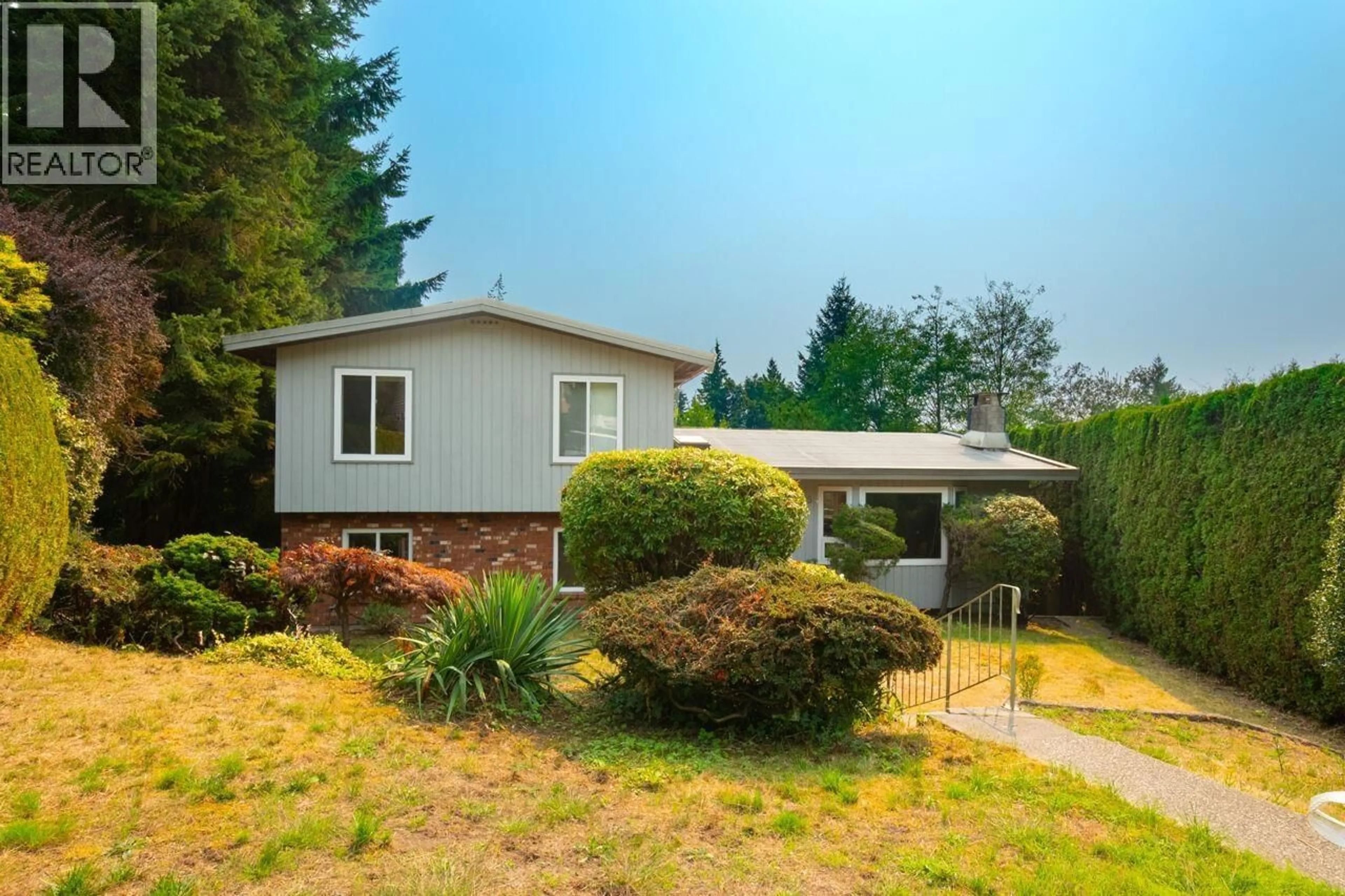 Home with vinyl exterior material, unknown for 1285 LUCKING PLACE, North Vancouver British Columbia V7J3L5