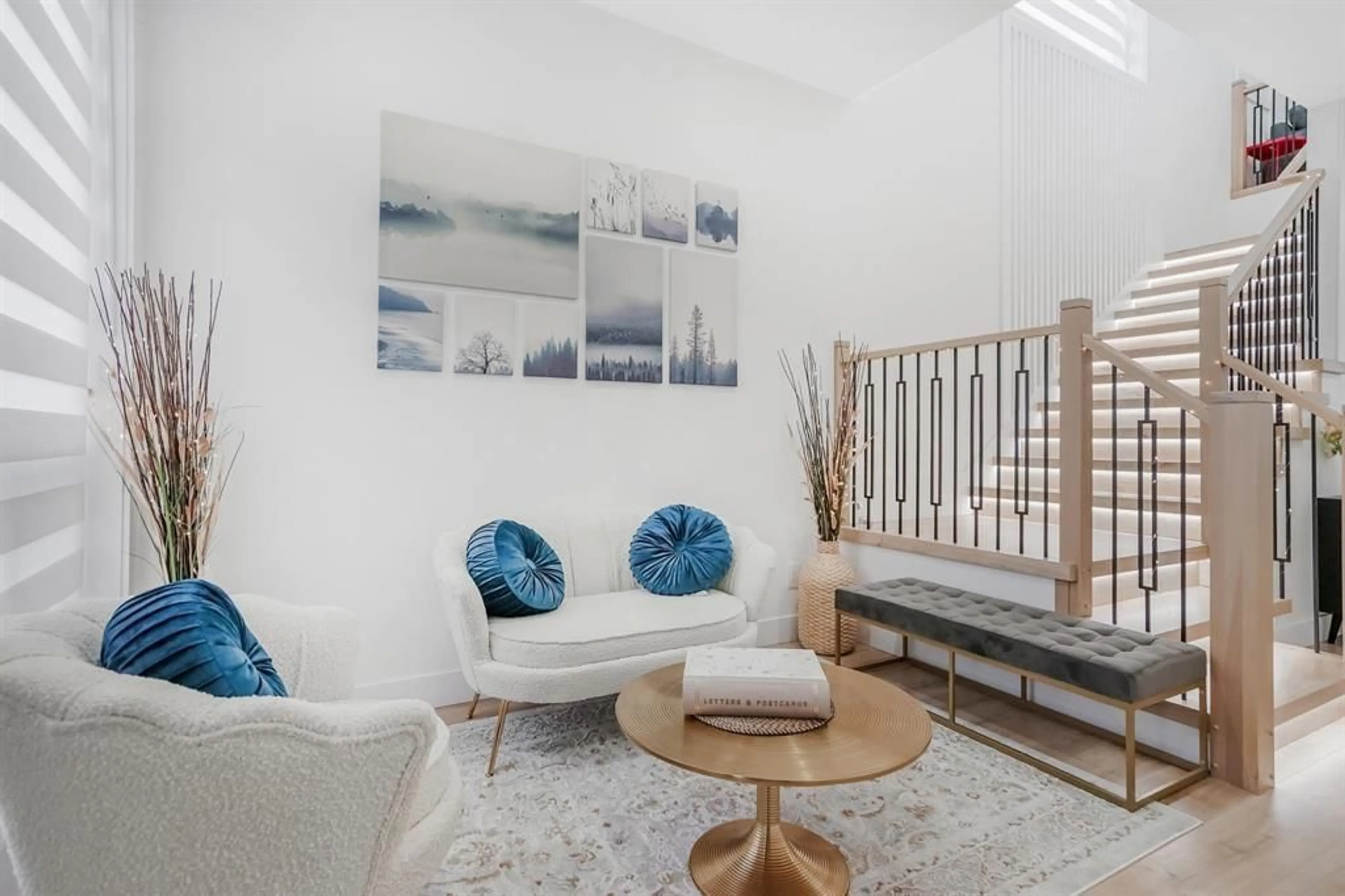 Living room with furniture, unknown for 2581 TERMINAL, Abbotsford British Columbia V4X0C4