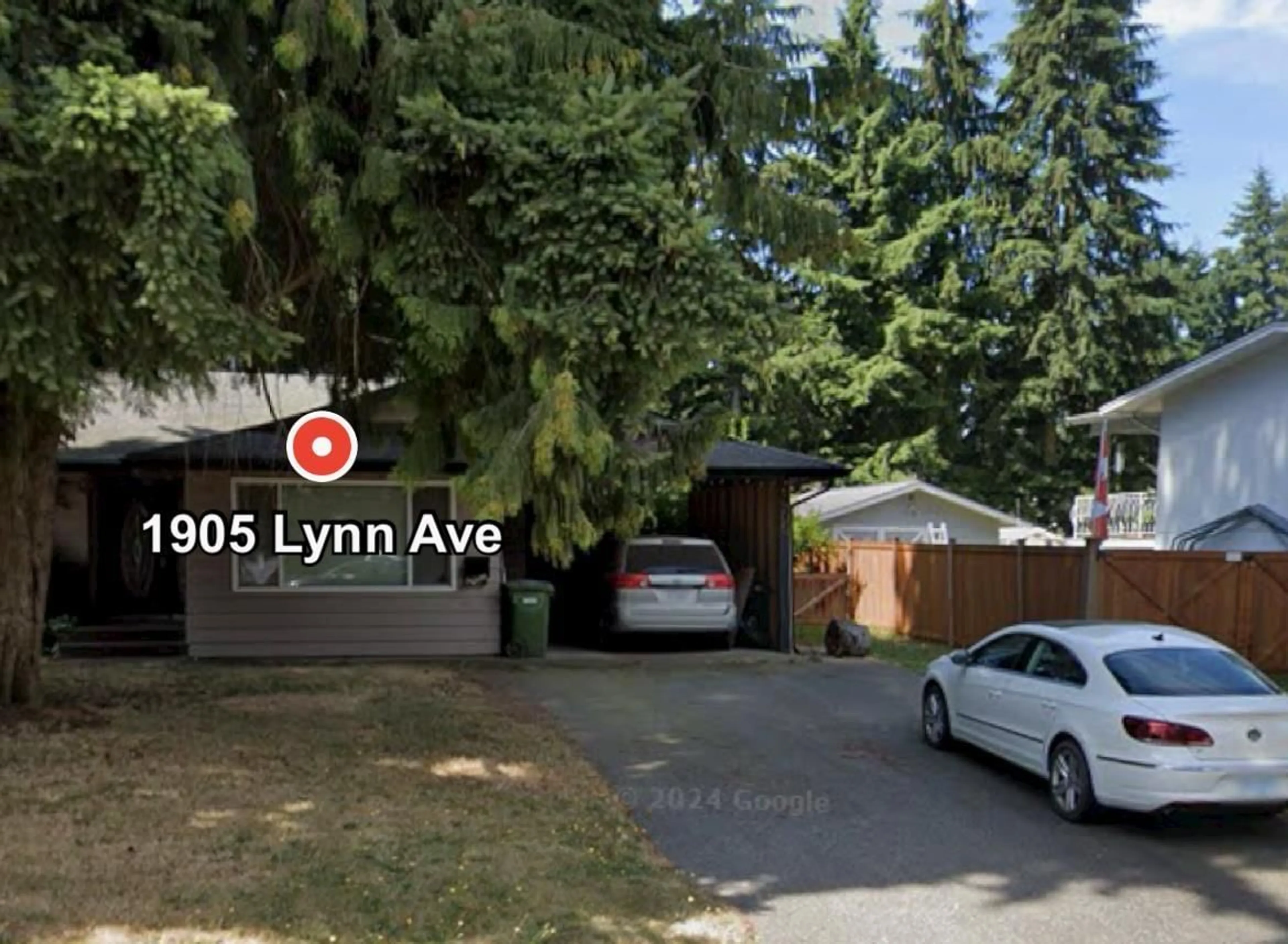 A pic from outside/outdoor area/front of a property/back of a property/a pic from drone, street for 1905 LYNN, Abbotsford British Columbia V2S1C7