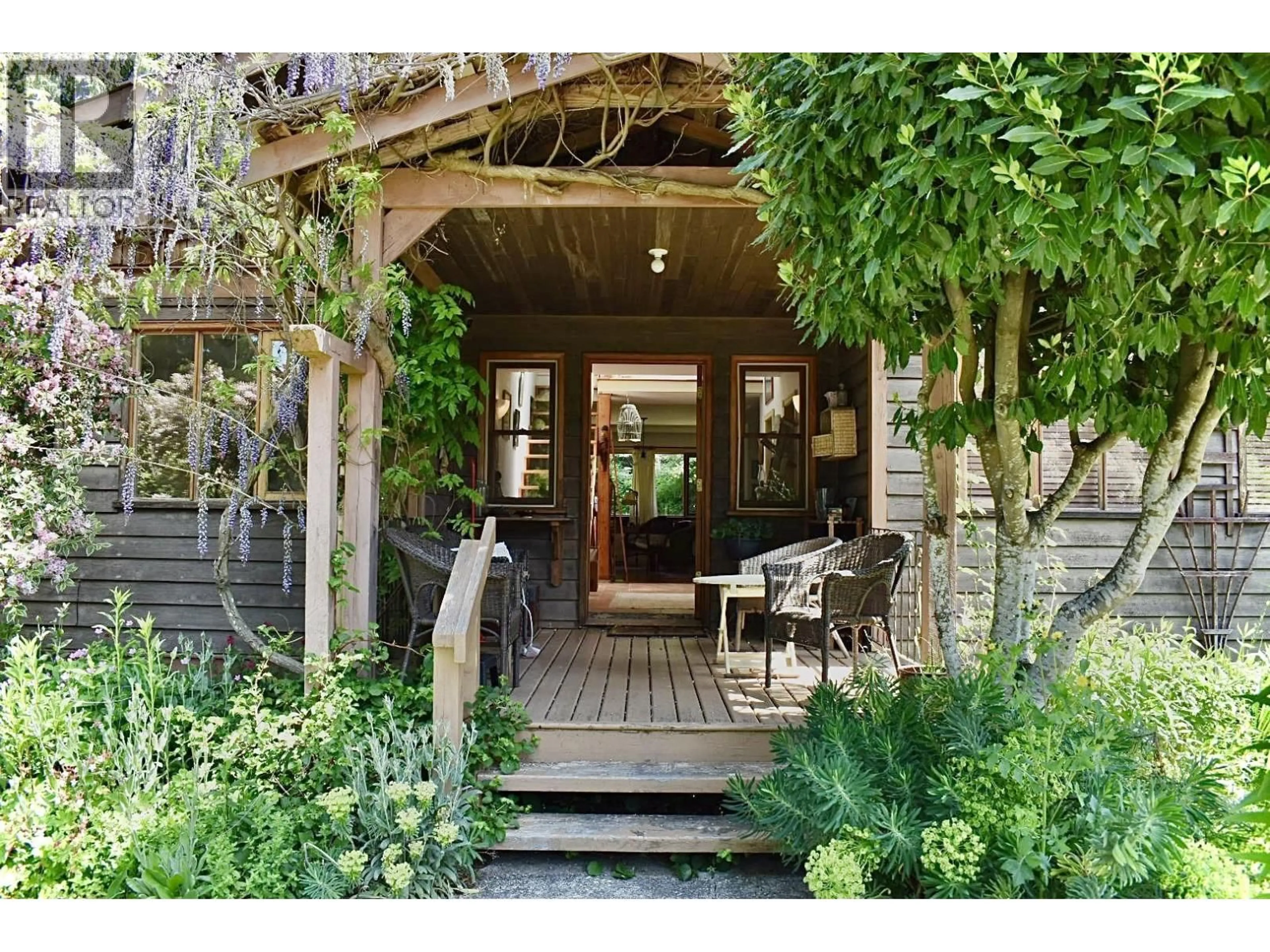 Patio, street for 8084 REDROOFFS ROAD, Halfmoon Bay British Columbia V7Z1C7