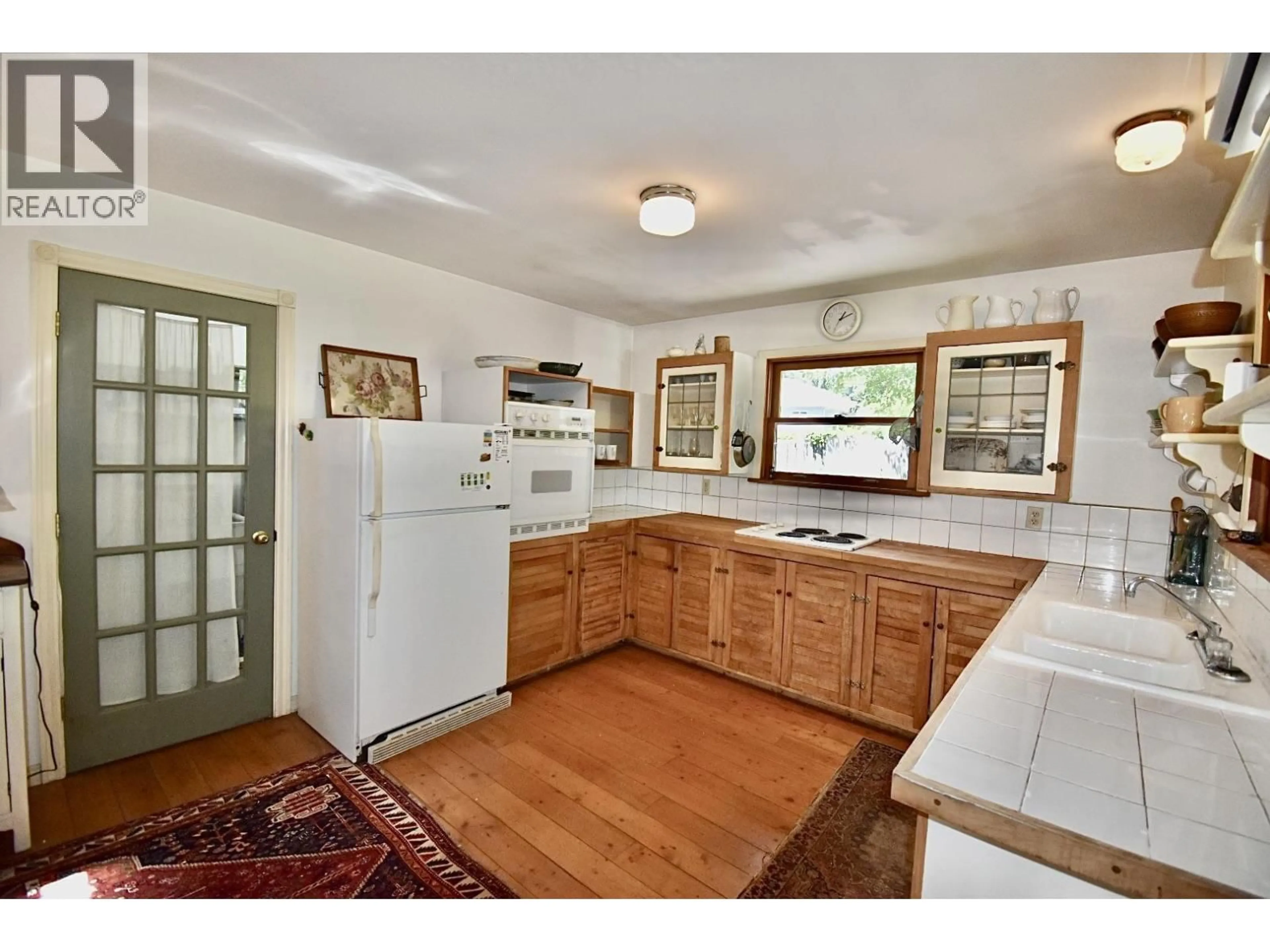 Unknown for 8084 REDROOFFS ROAD, Halfmoon Bay British Columbia V7Z1C7