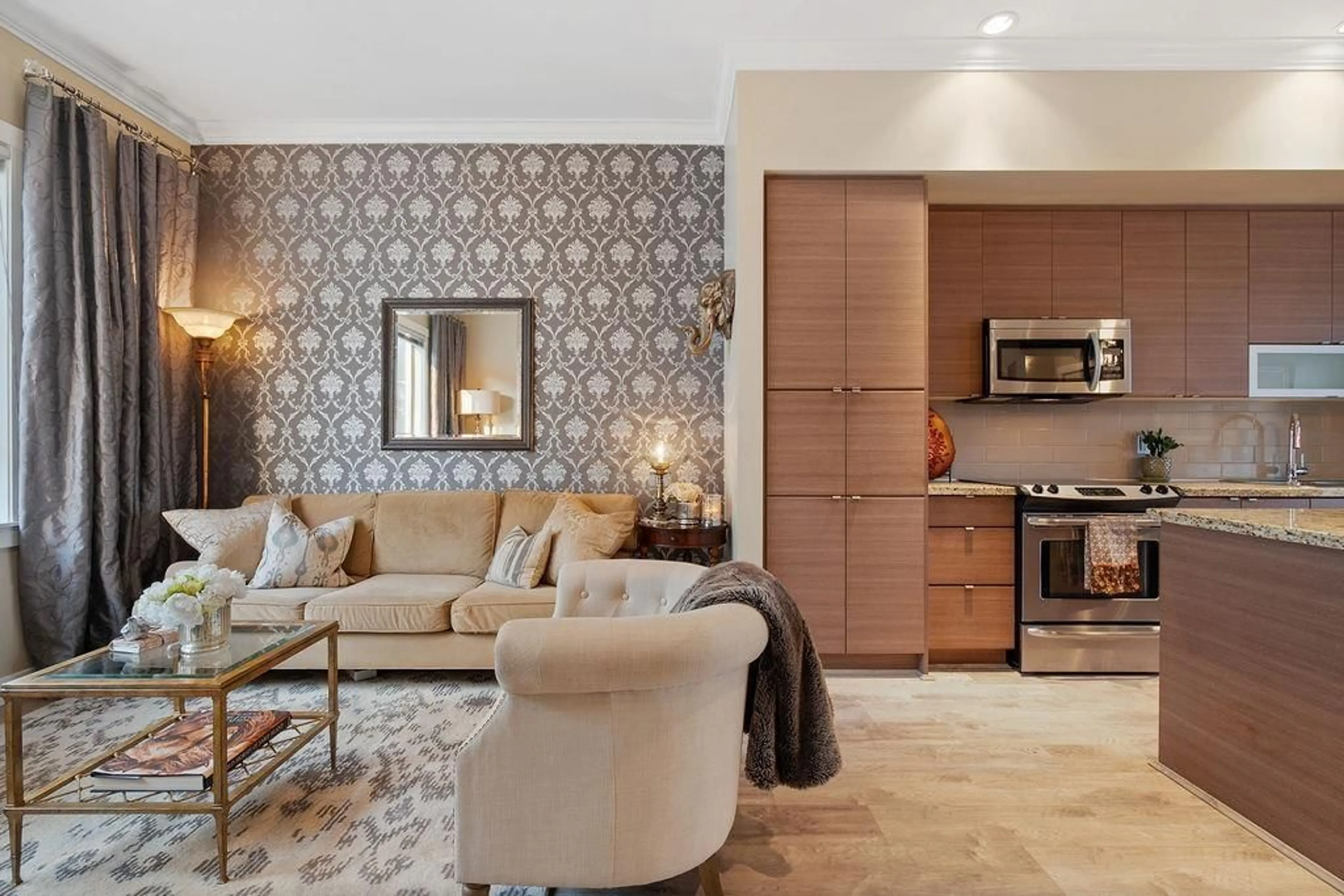 Living room with furniture, ceramic/tile floor for 26 - 2955 156, Surrey British Columbia V3Z2W8