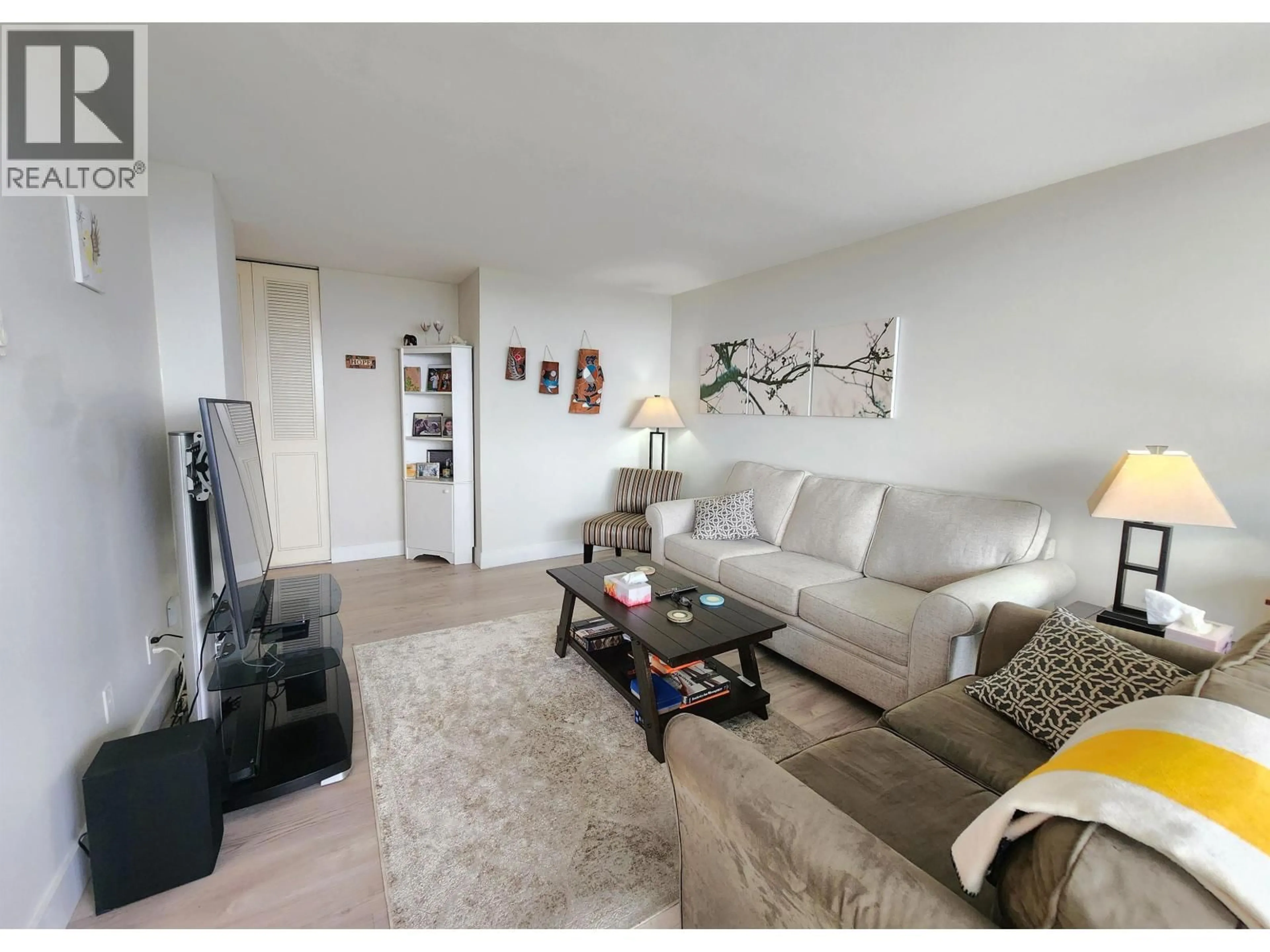 Living room with furniture, unknown for 1205 - 4160 SARDIS STREET, Burnaby British Columbia V5H1K2