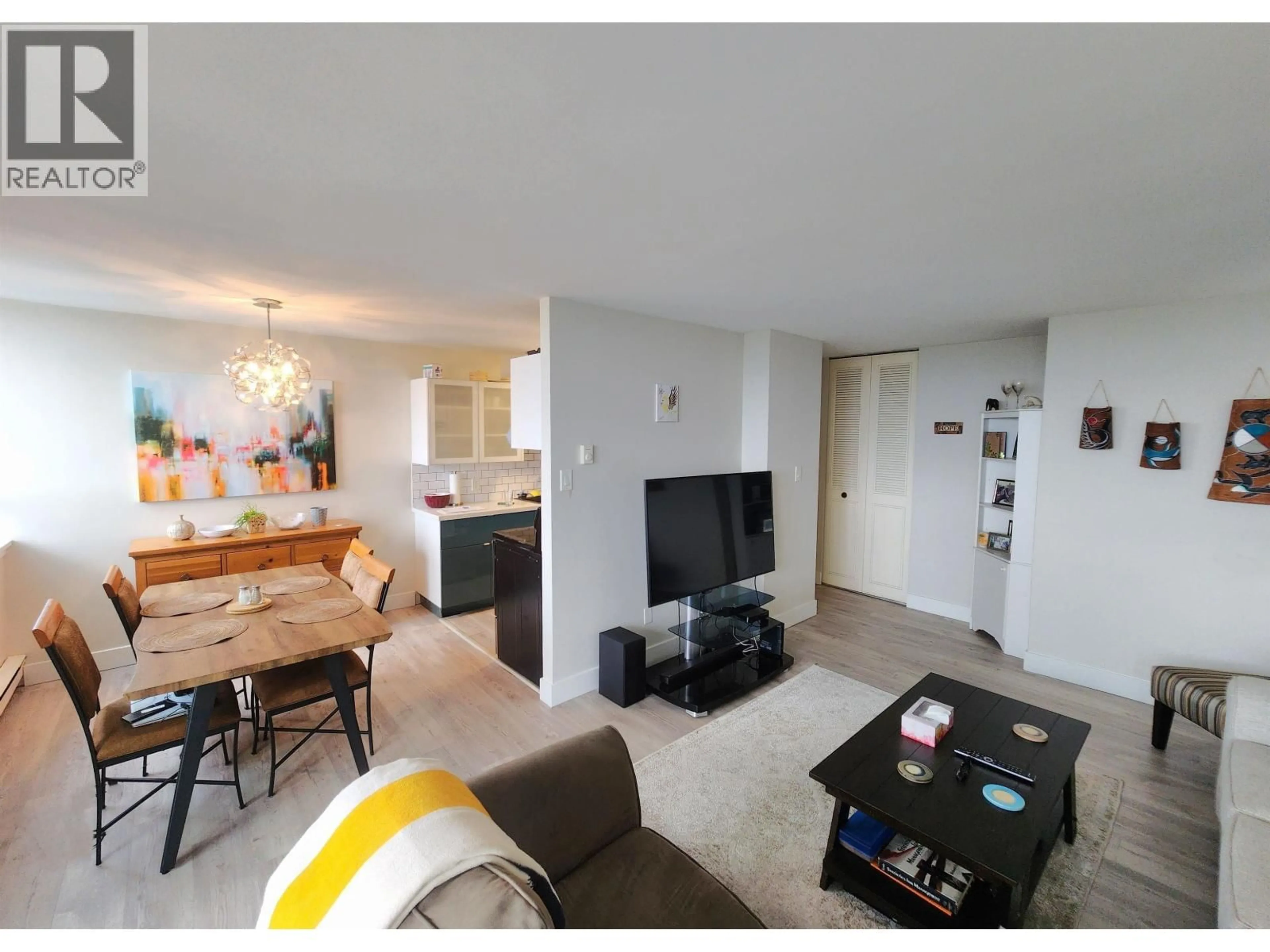 Living room with furniture, unknown for 1205 - 4160 SARDIS STREET, Burnaby British Columbia V5H1K2