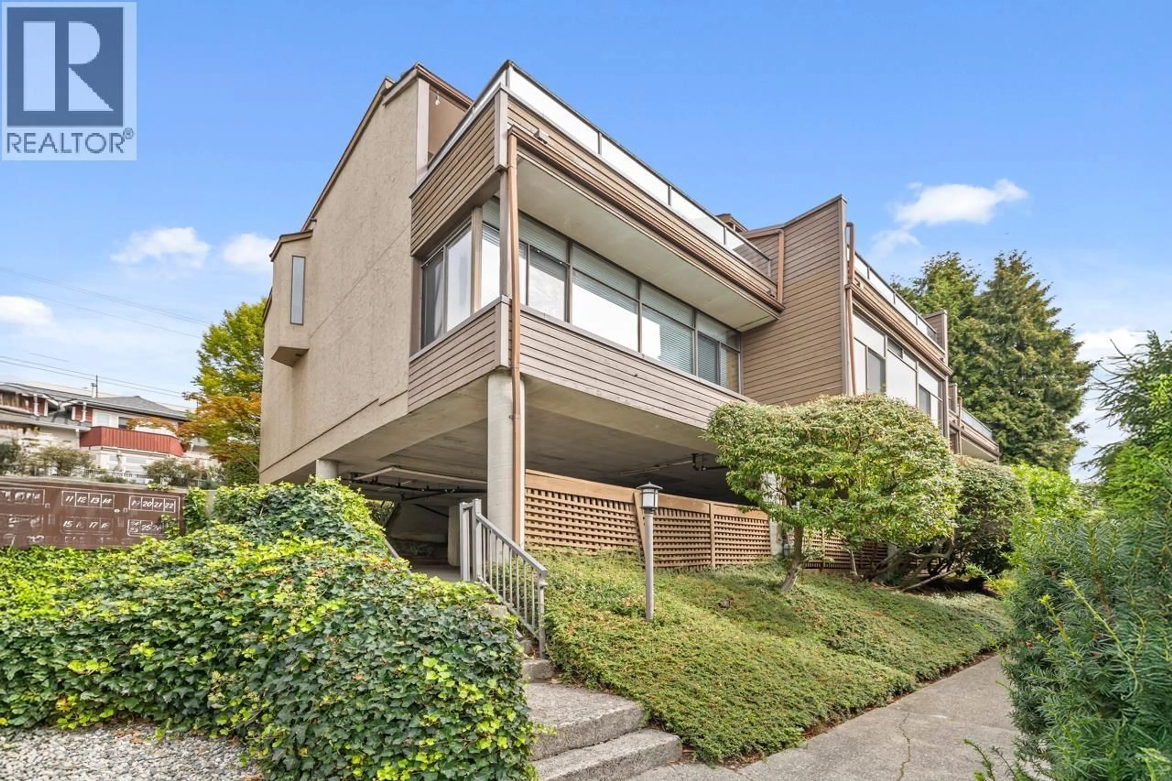 Unknown for 19 - 220 4TH STREET, North Vancouver British Columbia V7L1H9