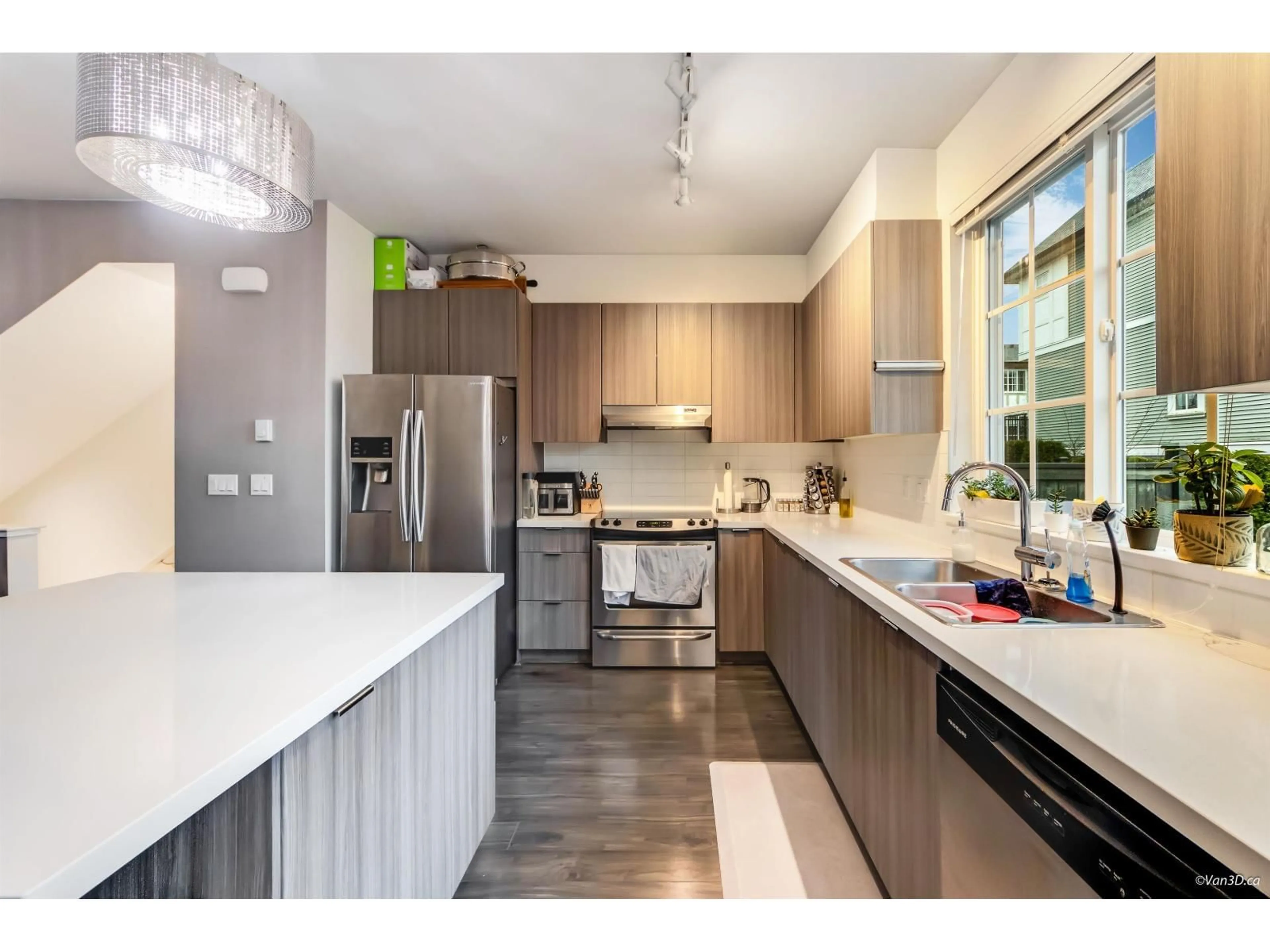 Open concept kitchen, wood/laminate floor for 65 - 30989 WESTRIDGE, Abbotsford British Columbia V2T0E7