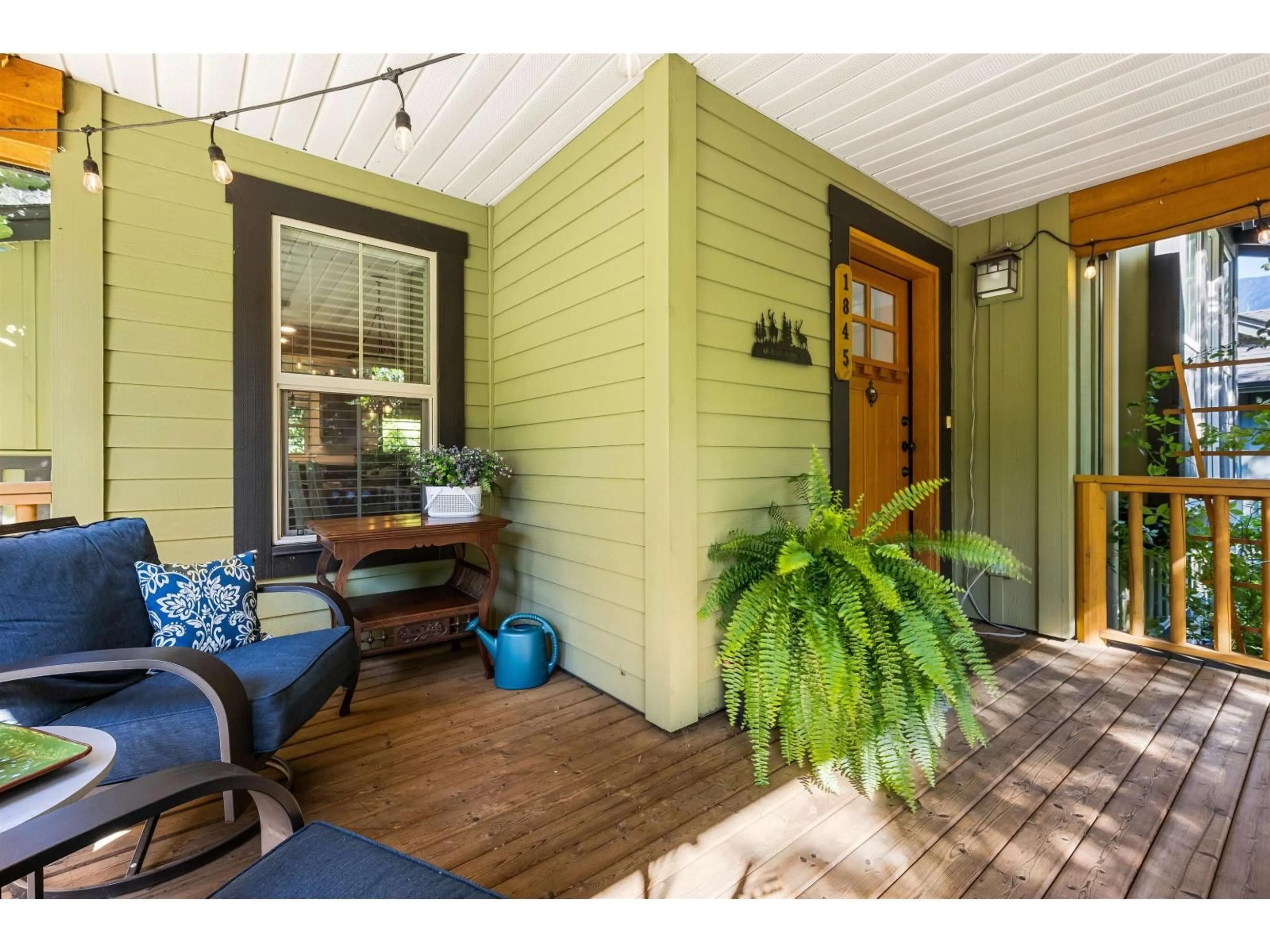 Indoor entryway for 1845 MOSSY GREEN WAY, Cultus Lake British Columbia V2R0E1
