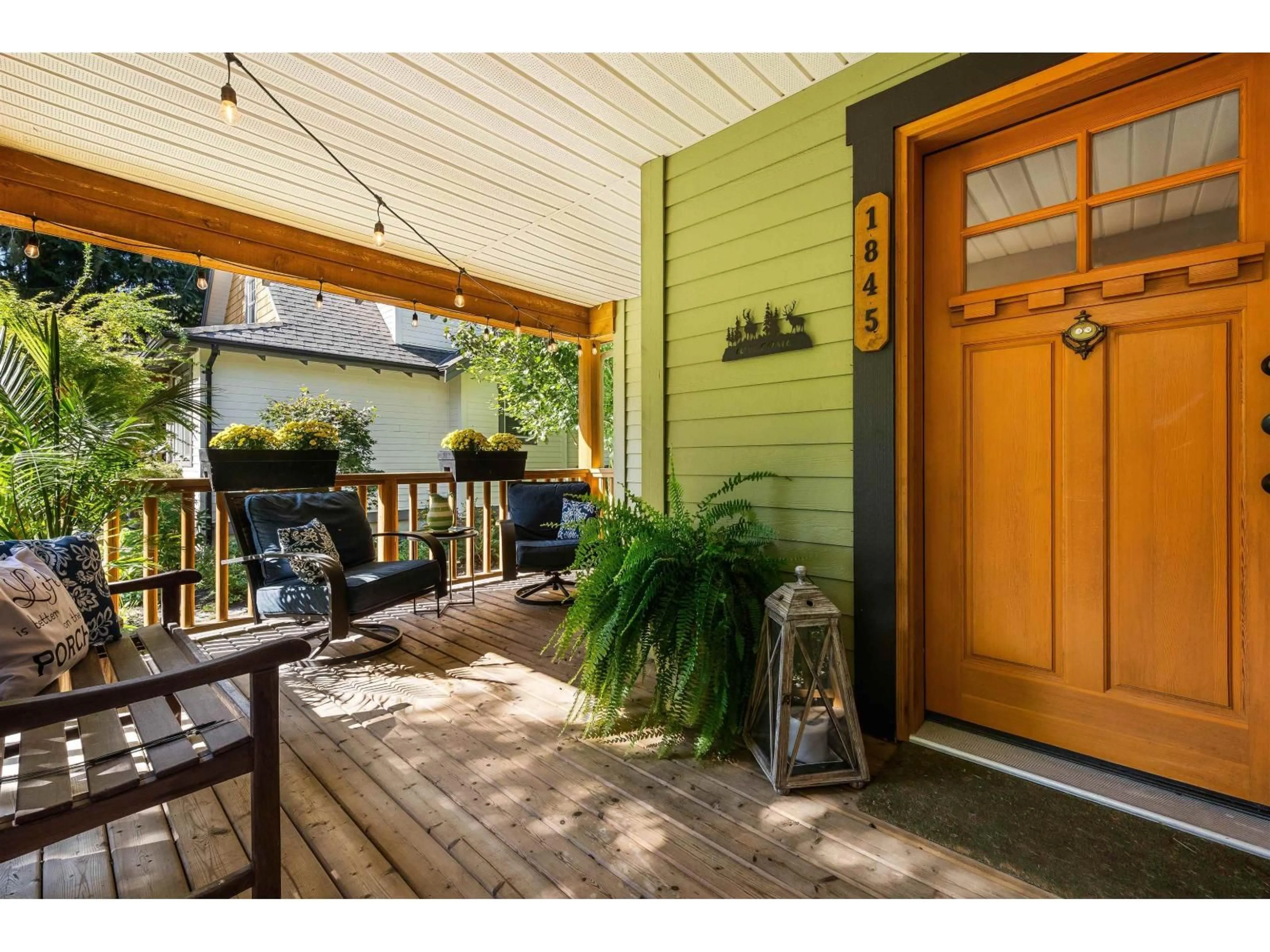 Indoor entryway for 1845 MOSSY GREEN WAY, Cultus Lake British Columbia V2R0E1