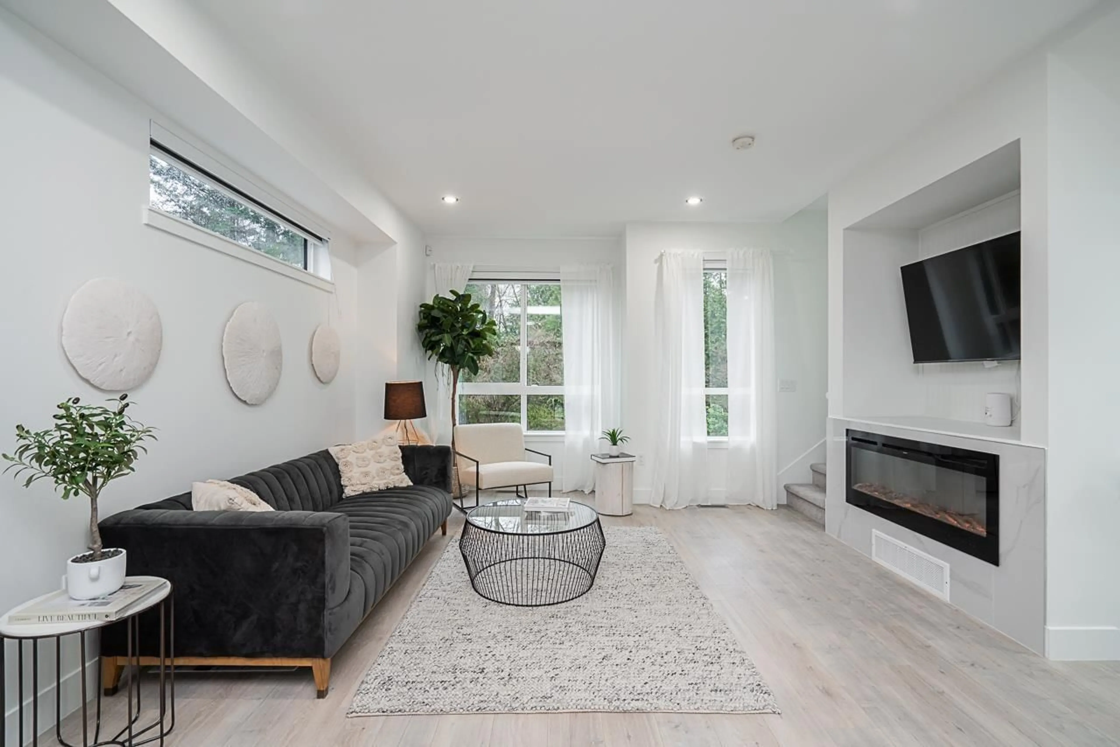 Living room with furniture, unknown for 1 - 13895 64, Surrey British Columbia V3W3N9