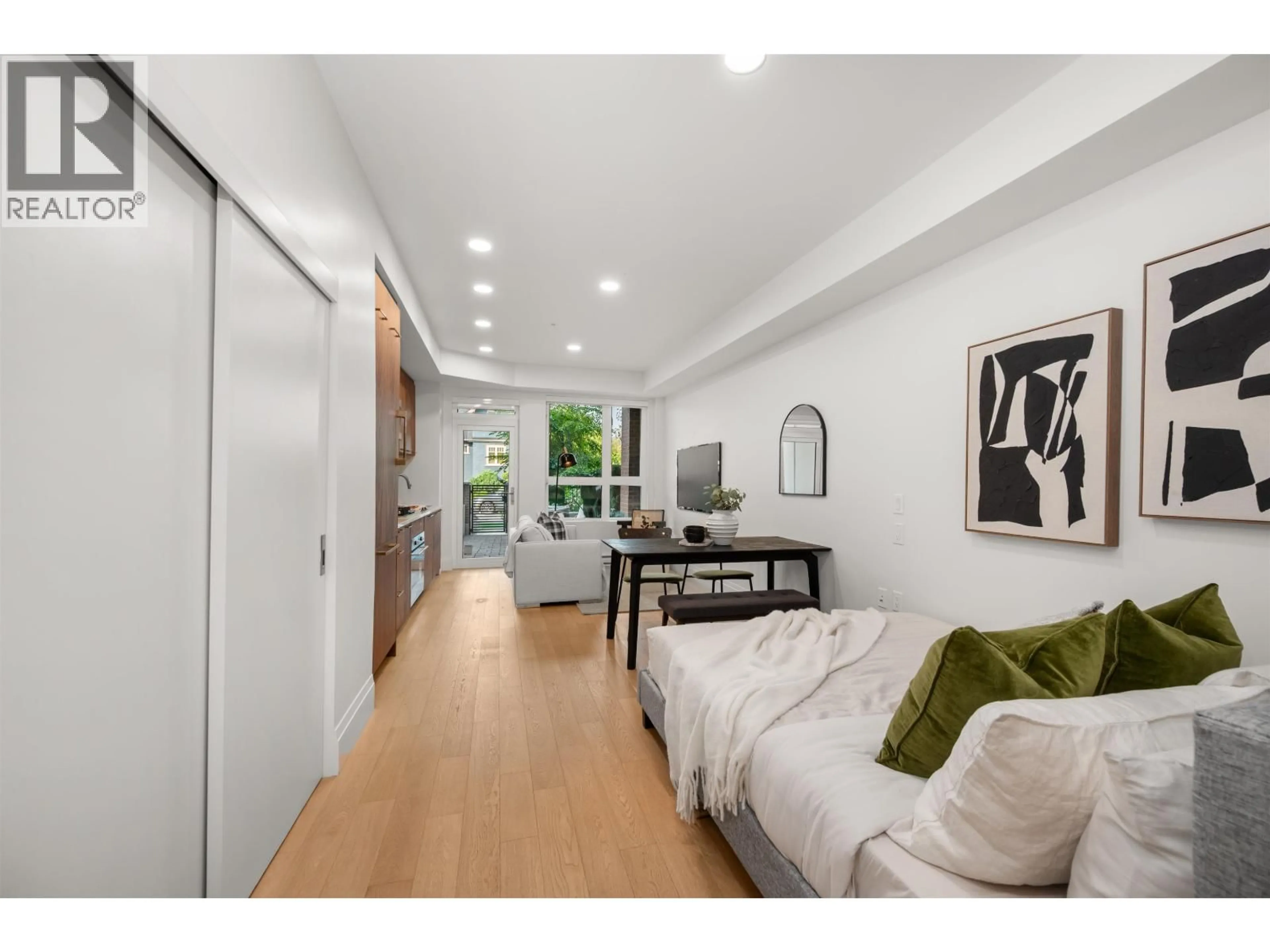 Unknown for 111 - 2550 GARDEN DRIVE, Vancouver British Columbia V5N4X6
