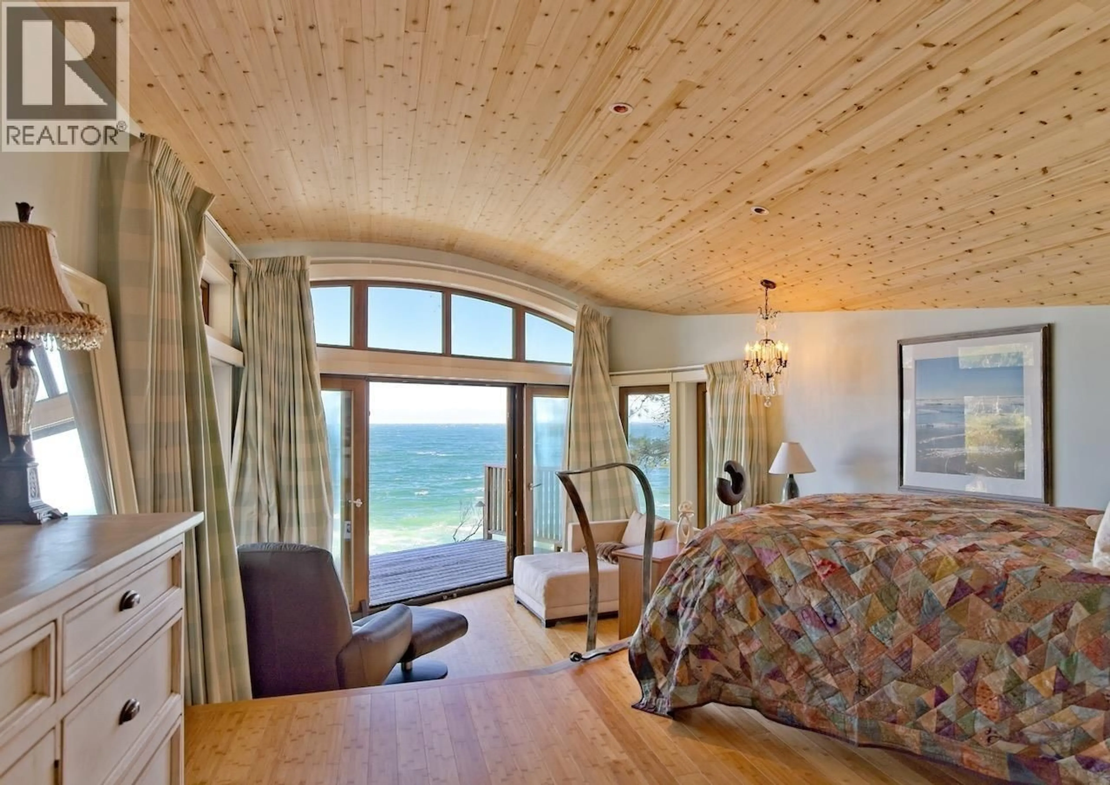 Bedroom with bed, wood/laminate floor for 2 - 37 SALAMANCA ROAD, Galiano Island British Columbia V0N1P0