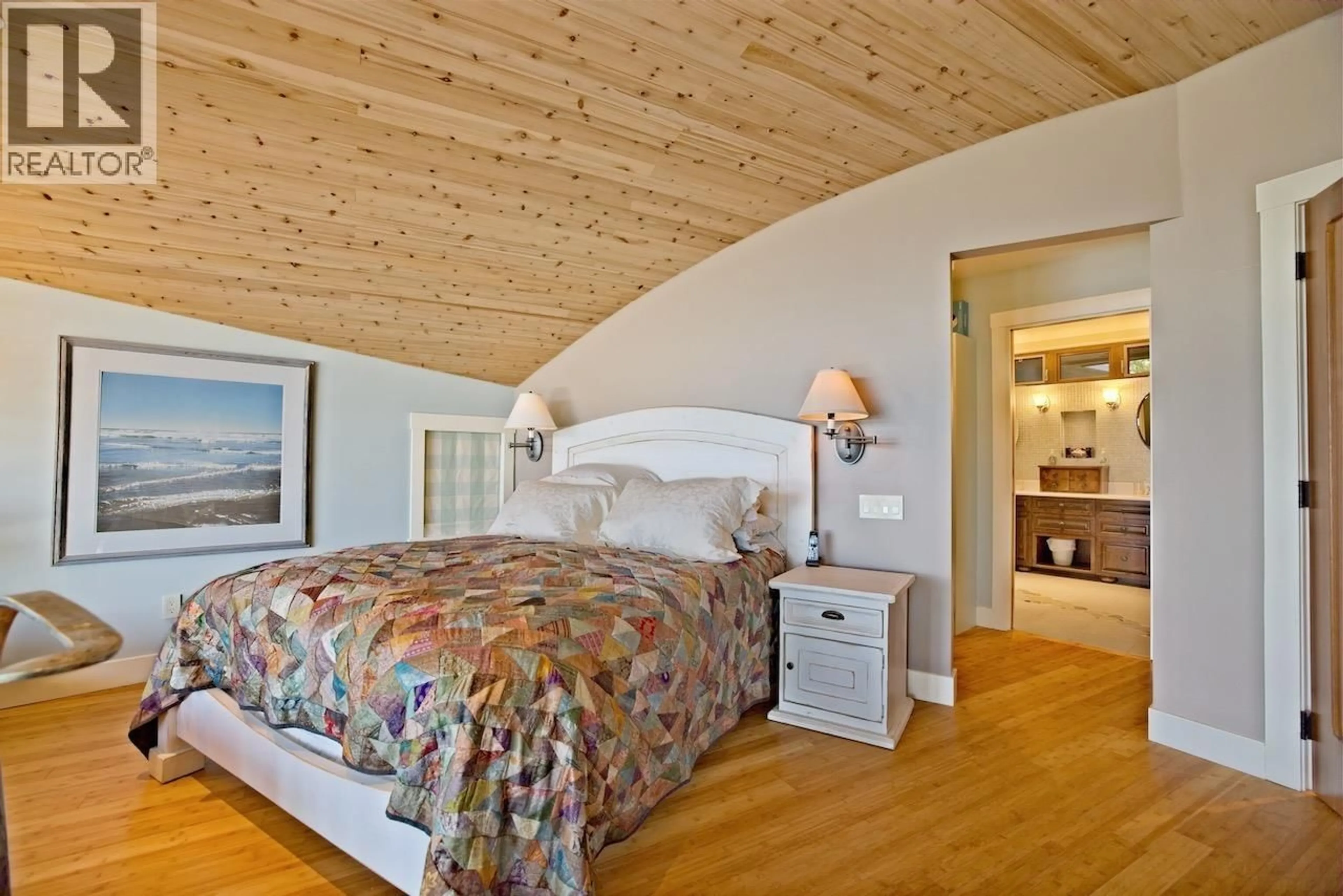 Bedroom with bed, wood/laminate floor for 2 - 37 SALAMANCA ROAD, Galiano Island British Columbia V0N1P0