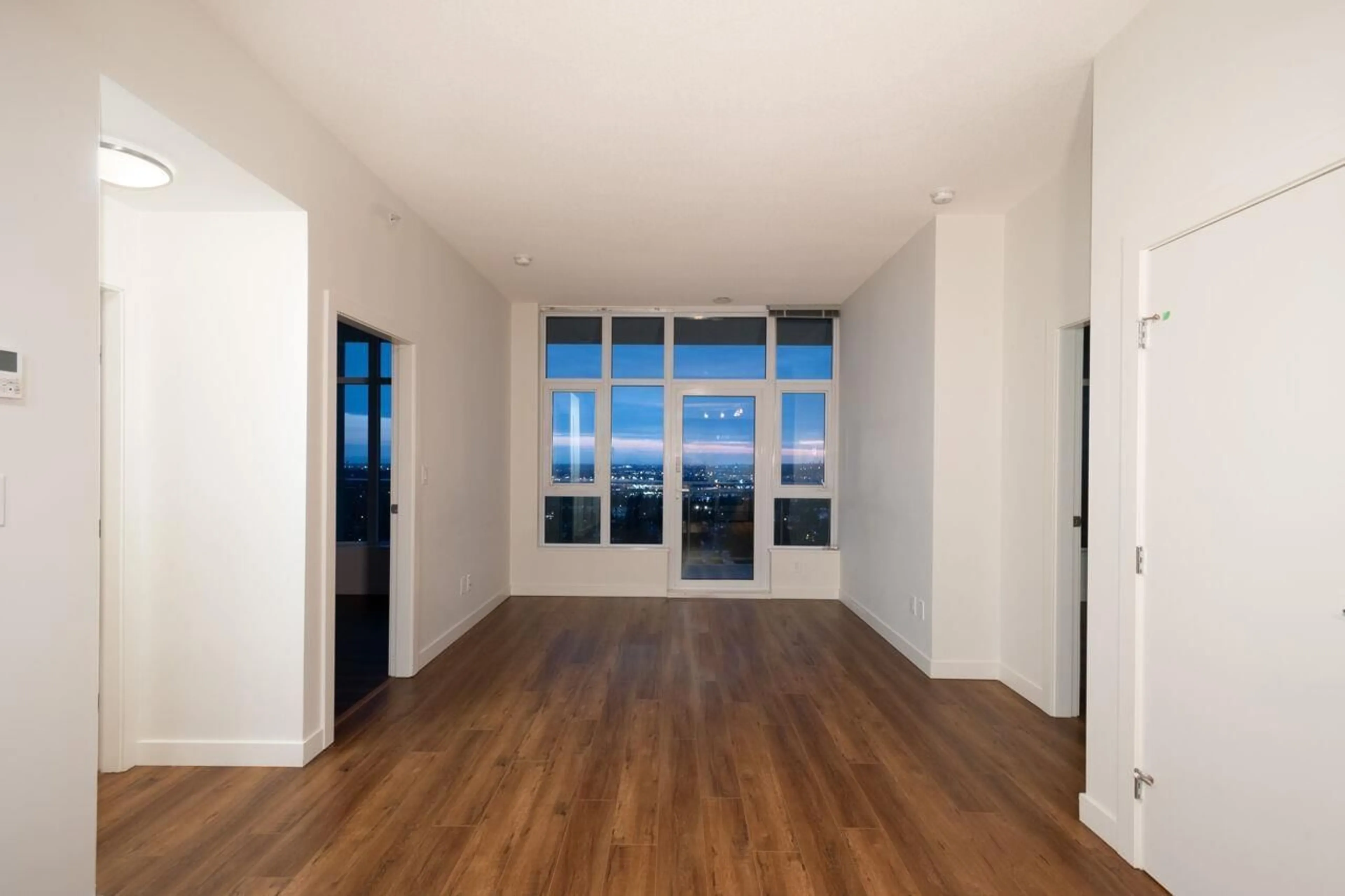 Indoor foyer for 3403 - 13308 CENTRAL, Surrey British Columbia V3T0M4