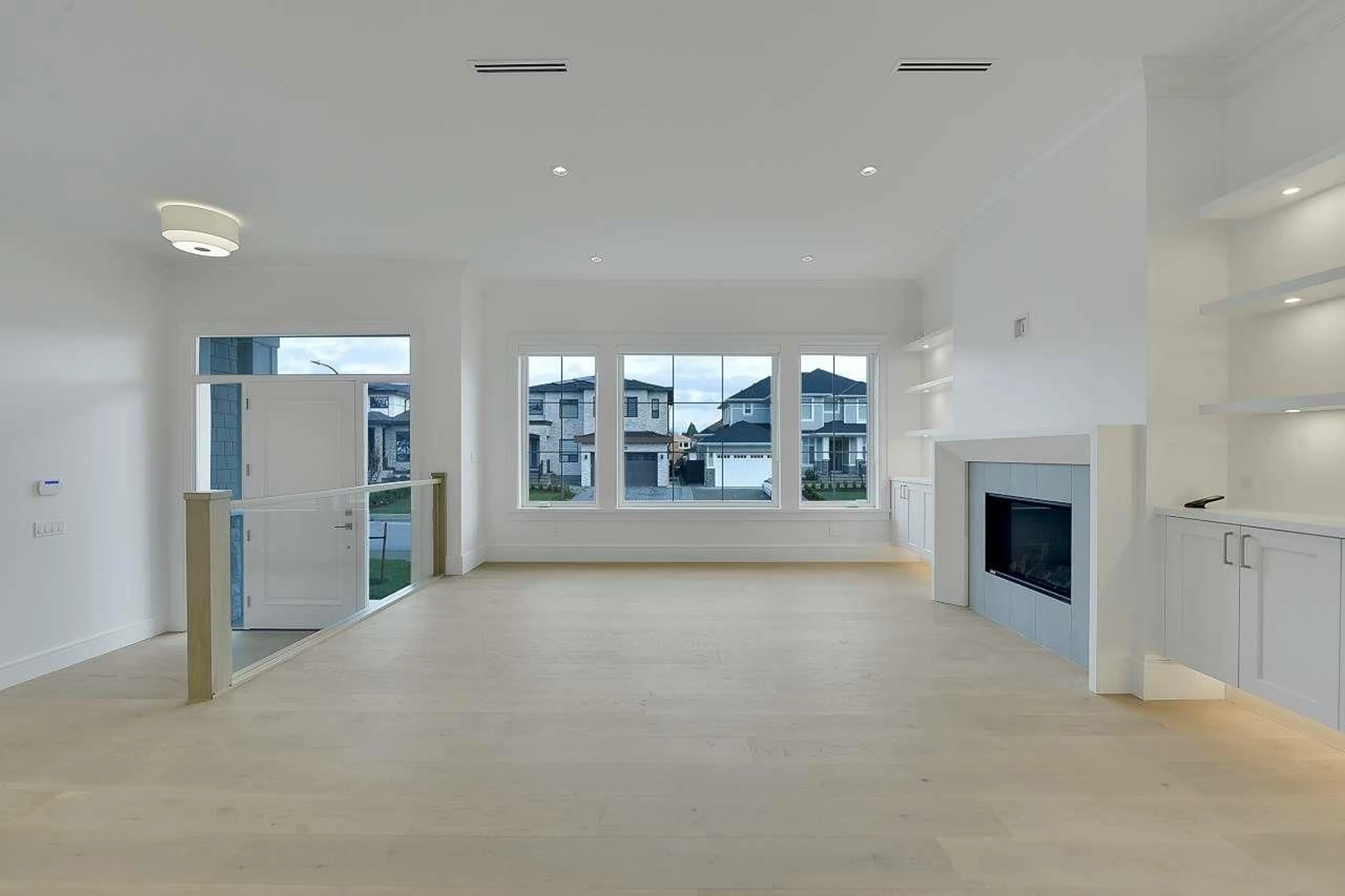 Indoor foyer for 19716 32A, Langley British Columbia V3A0N9